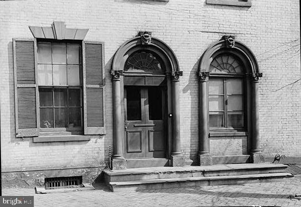 THOMPSON HOUSE - Residential