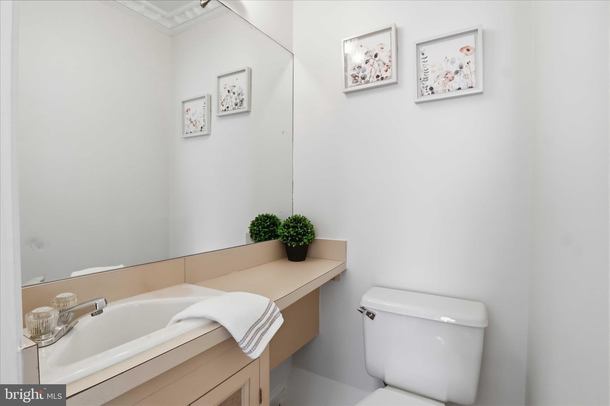 THOMPSON HOUSE - Residential