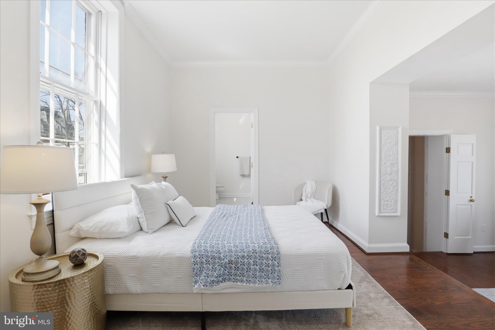 THOMPSON HOUSE - Residential