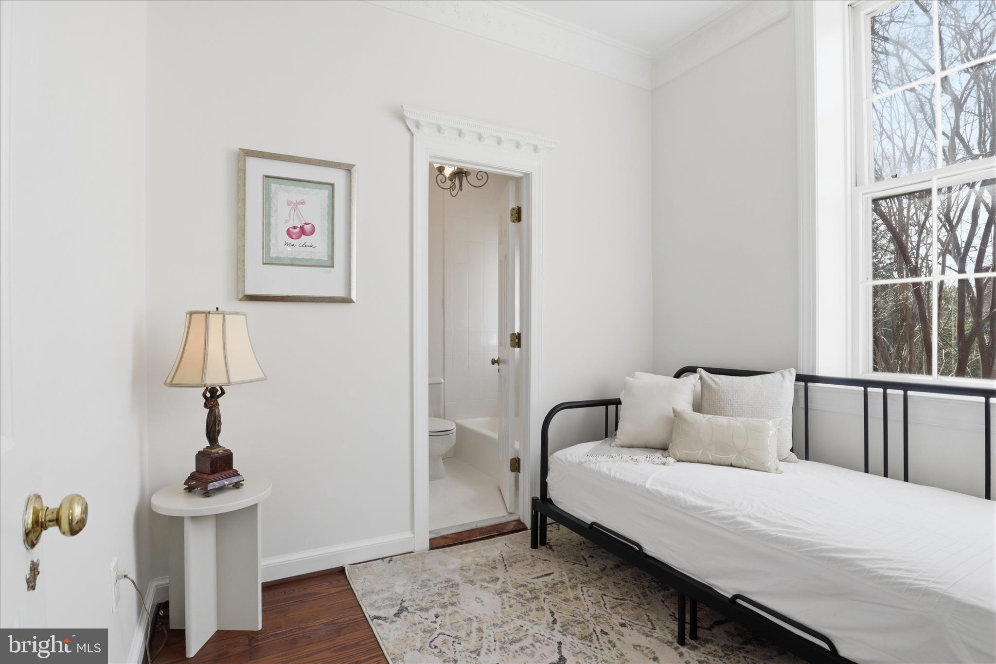 THOMPSON HOUSE - Residential