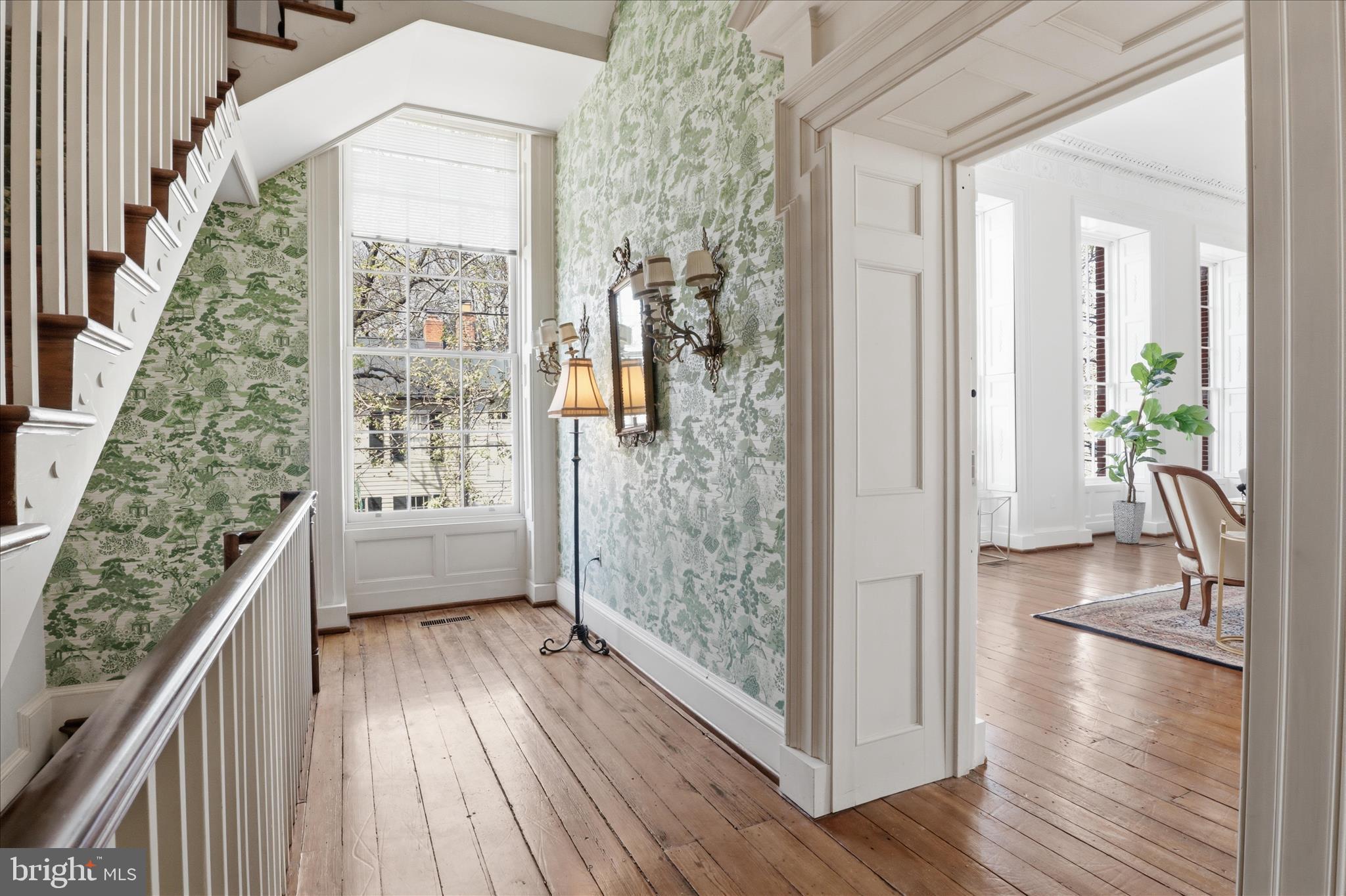 THOMPSON HOUSE - Residential