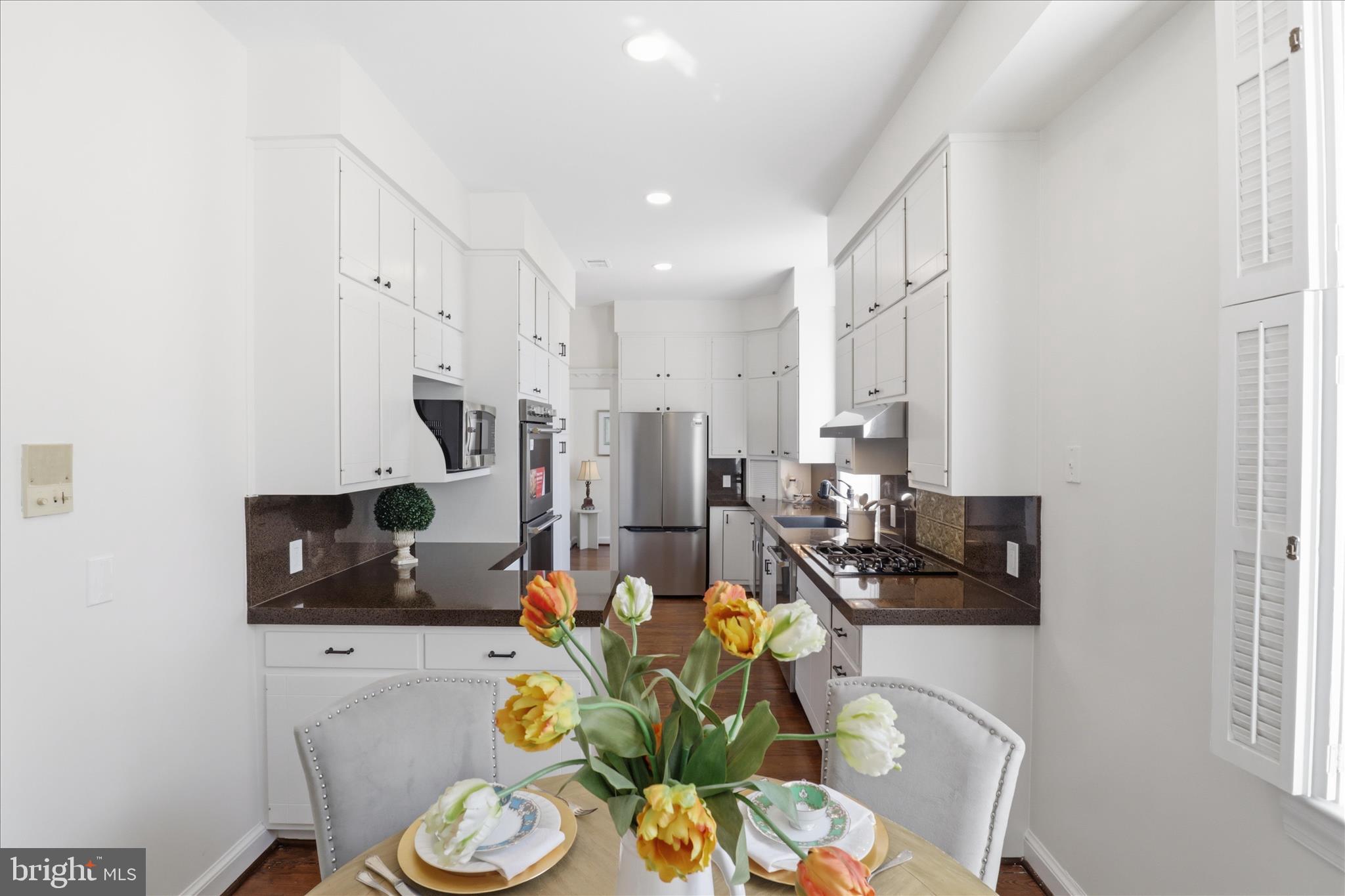 THOMPSON HOUSE - Residential