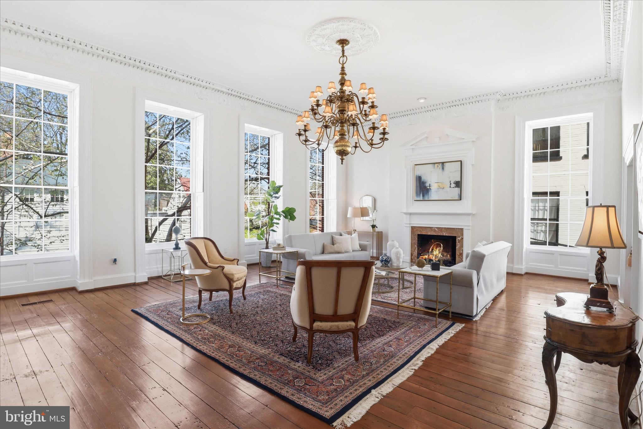 THOMPSON HOUSE - Residential