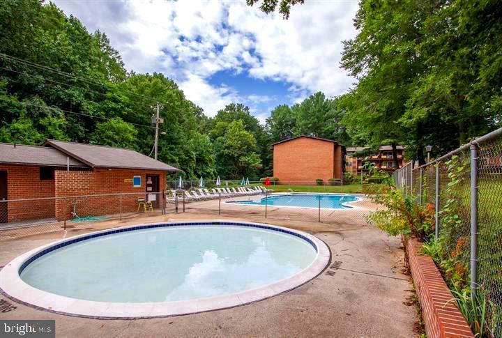 MOSBY WOODS TOWNHOUSE - Residential Lease