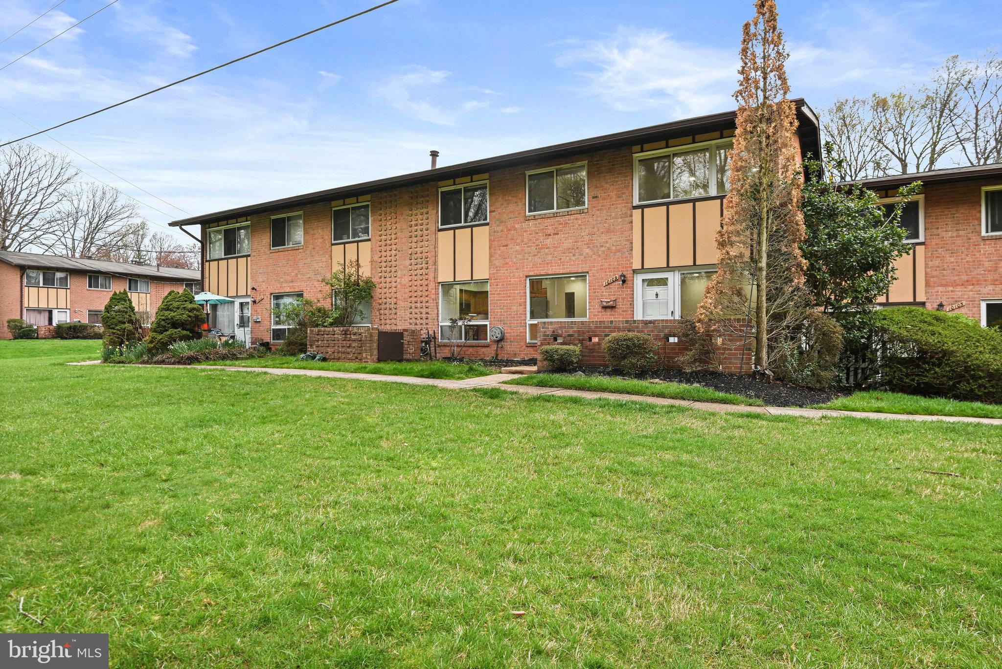 MOSBY WOODS TOWNHOUSE - Residential Lease