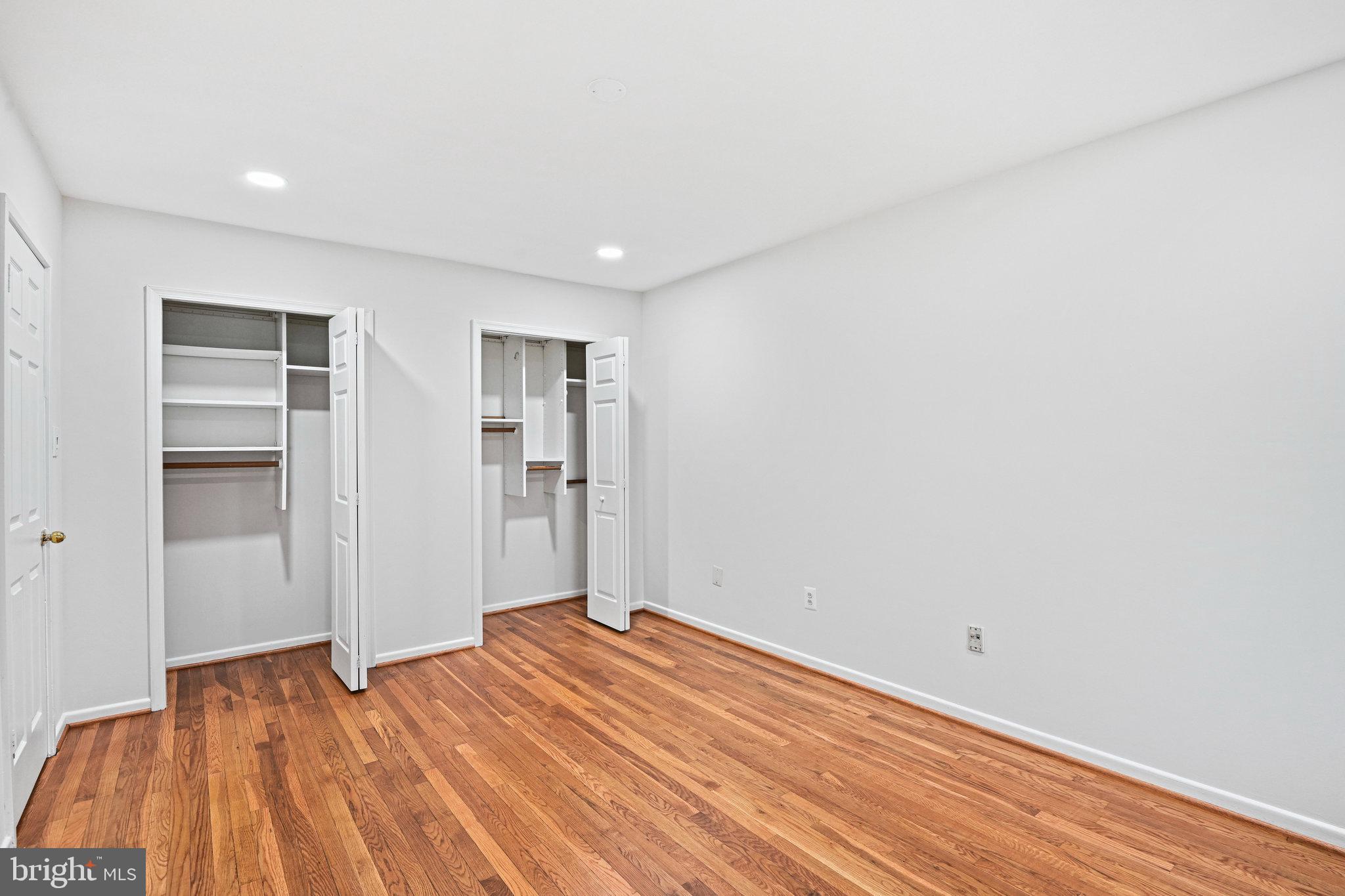 MOSBY WOODS TOWNHOUSE - Residential Lease