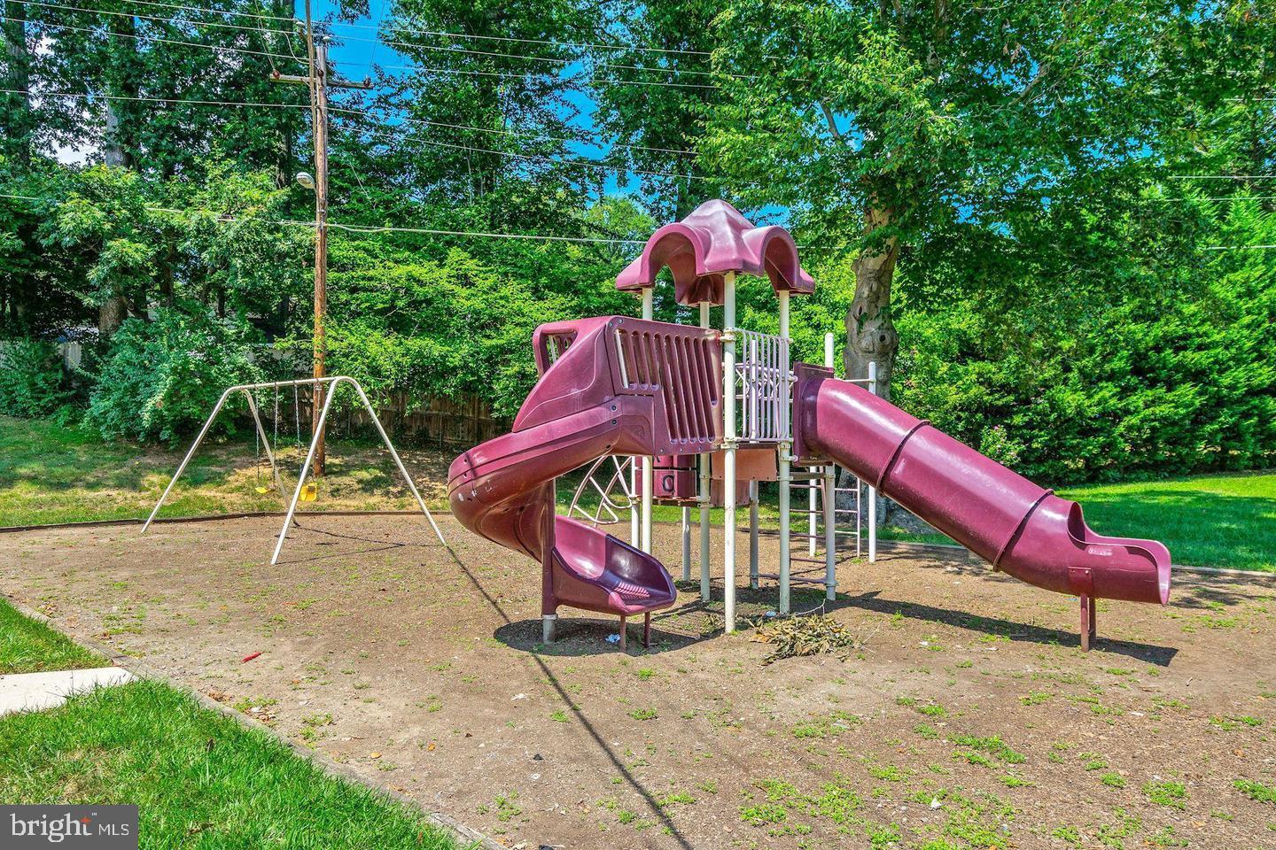 MOSBY WOODS TOWNHOUSE - Residential Lease