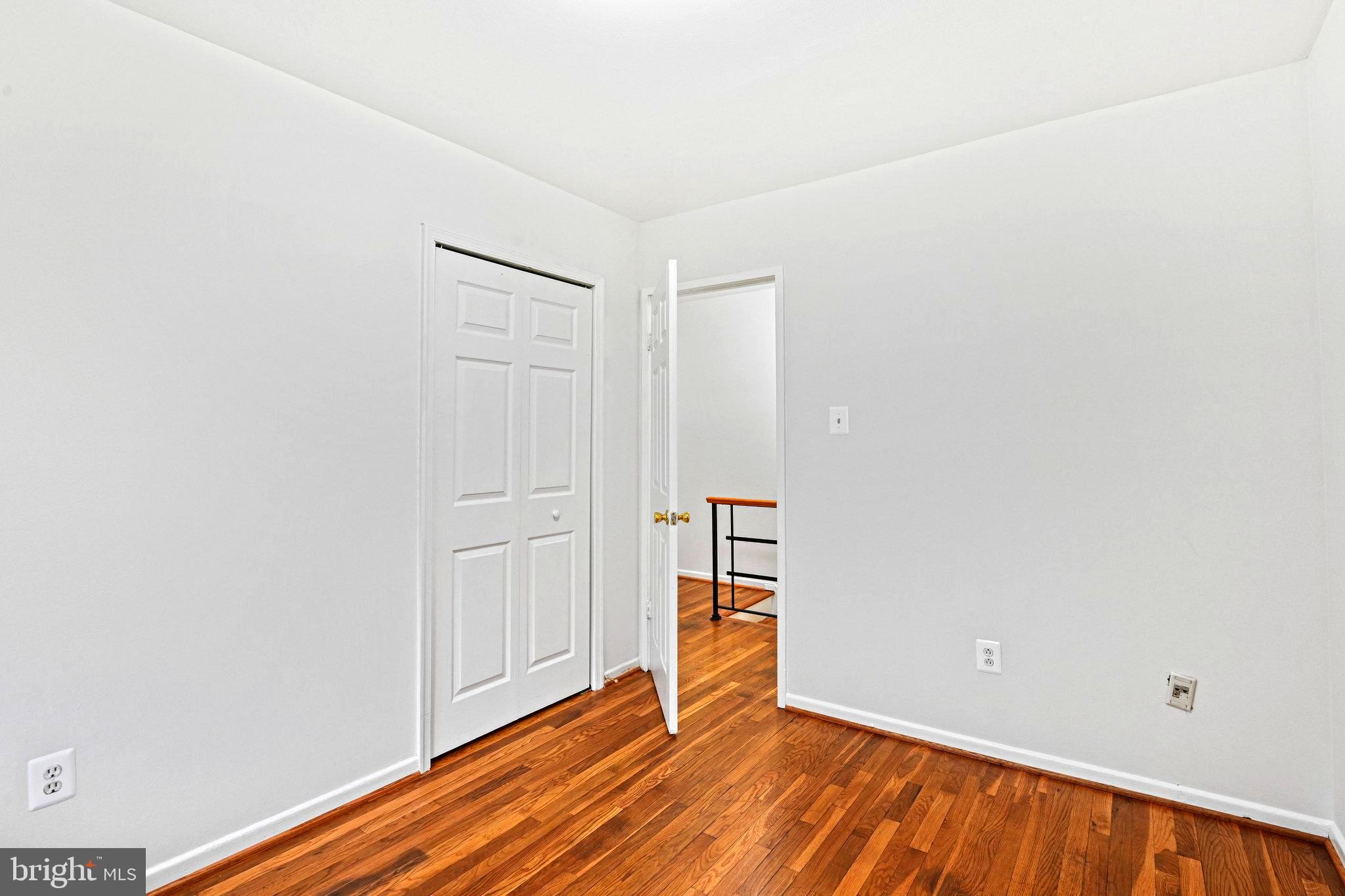 MOSBY WOODS TOWNHOUSE - Residential Lease