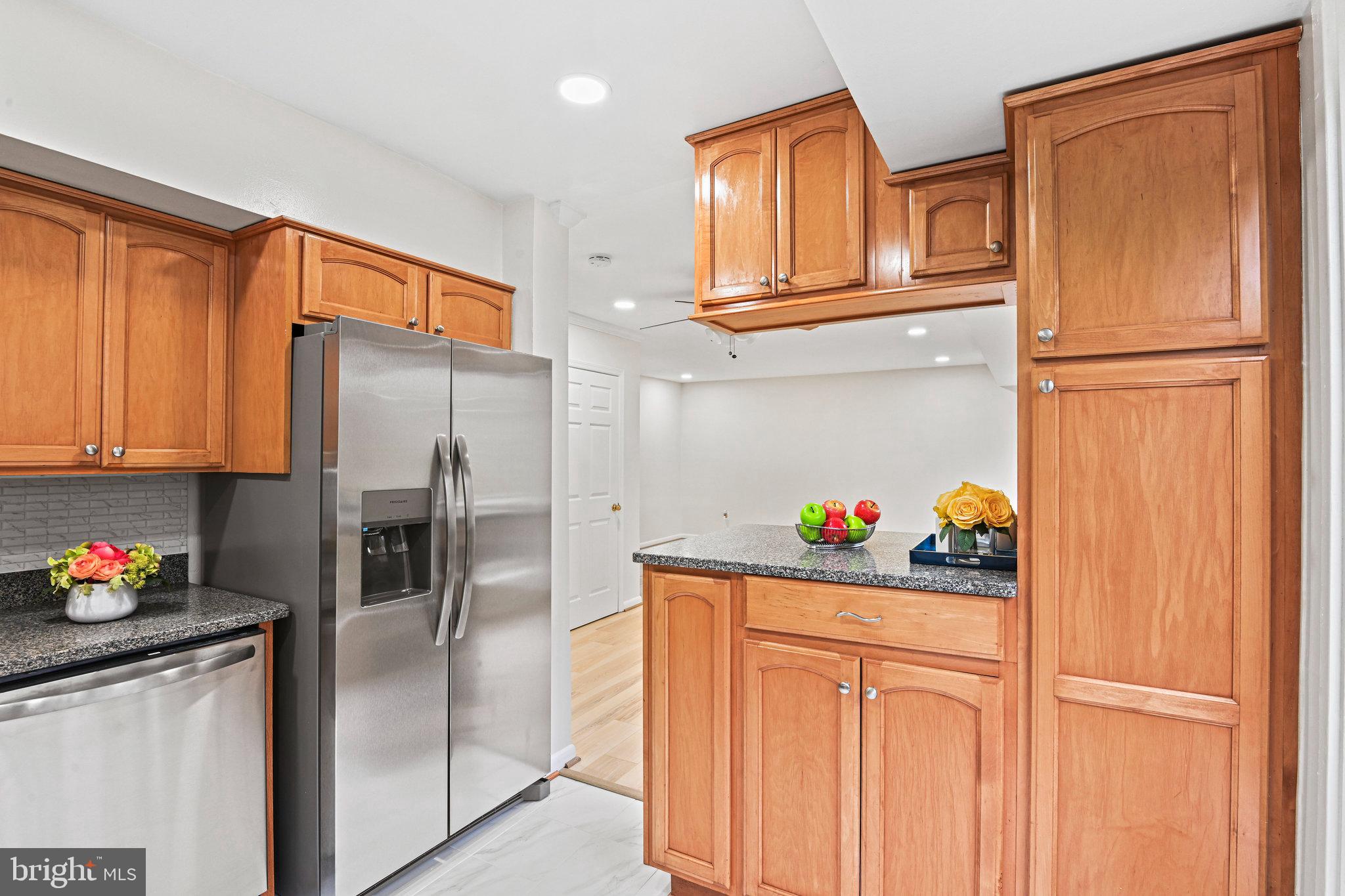 MOSBY WOODS TOWNHOUSE - Residential Lease