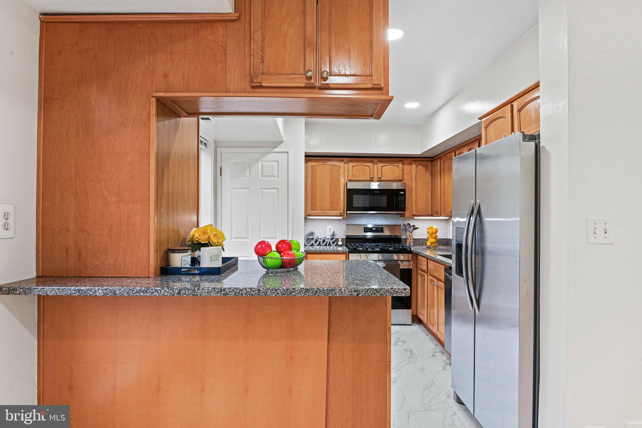 MOSBY WOODS TOWNHOUSE - Residential Lease