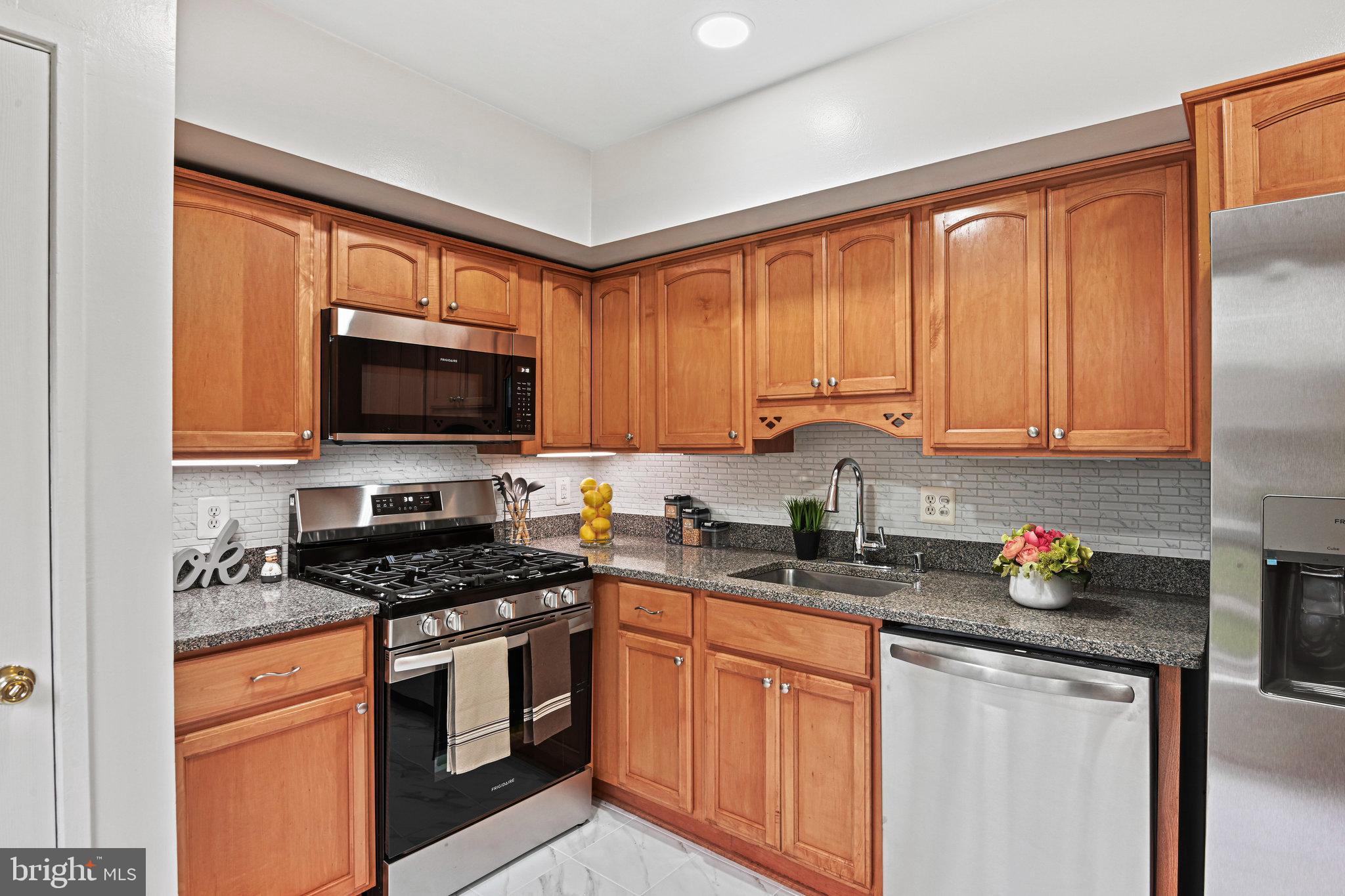 MOSBY WOODS TOWNHOUSE - Residential Lease