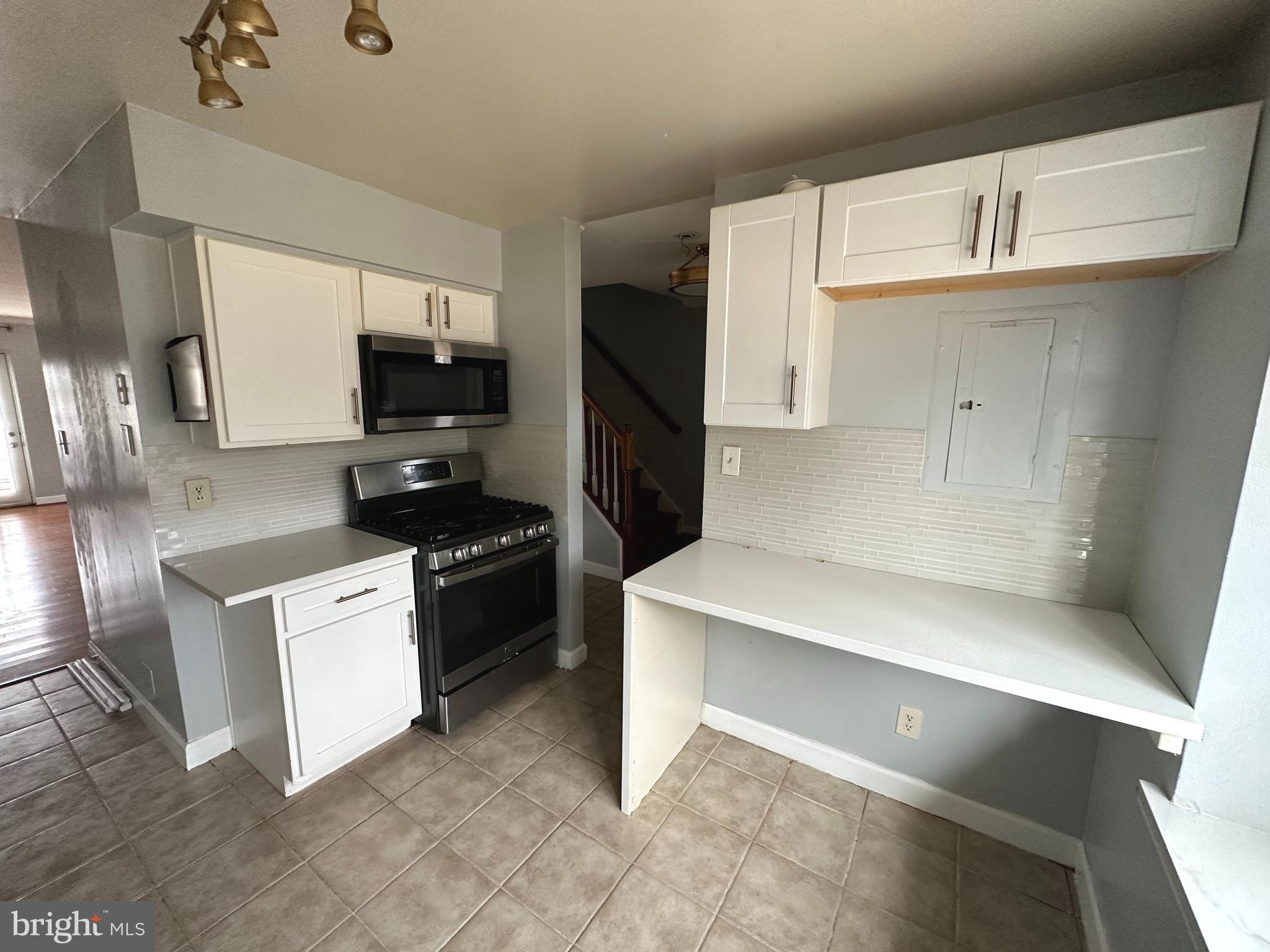 MONTGOMERY CHASE CODM - Residential Lease