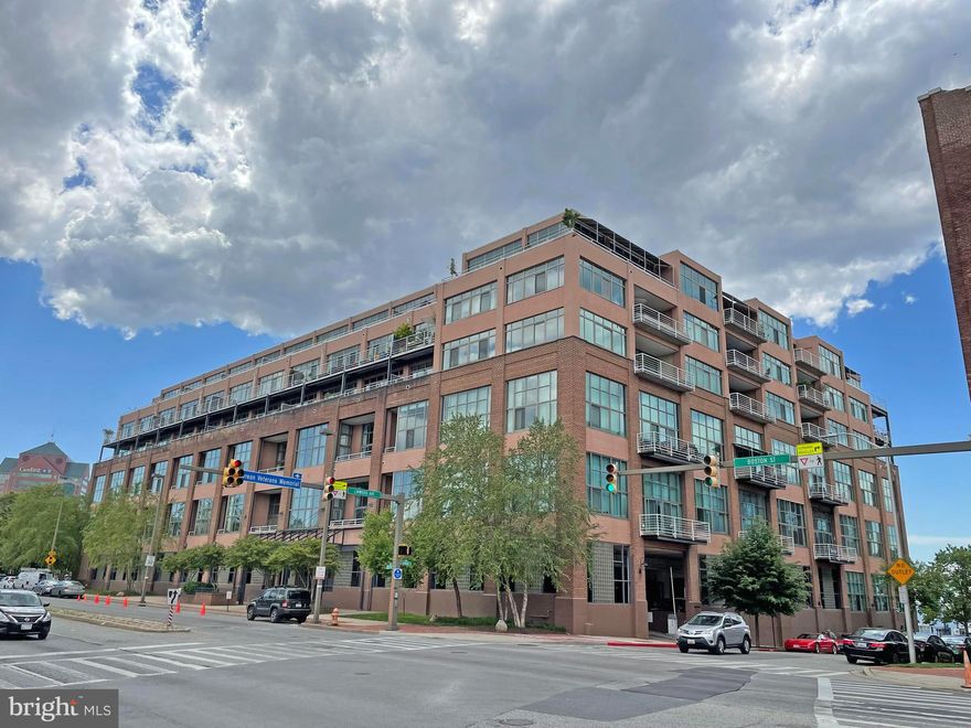 Canton Cove Two Level Condo fetures 1 Bedroom and 2 Full Bathrooms. Large Living/Dining Are with Floor to Ceiling Windows and Balcony, great for a morning coffee. Additional Room/Den perfect for an office space. Breathtaking views of the harbor on the rooftop patio, beautiful lobby with front desk concierge, 24-hour security. Assigned parking space. Canton Cove is located adjacent to the Korean War Memorial and Canton Waterfront Park. Convenient to public transit, parks, restaurants and more! Major commuter routes include US-40, I-895, and I-95.