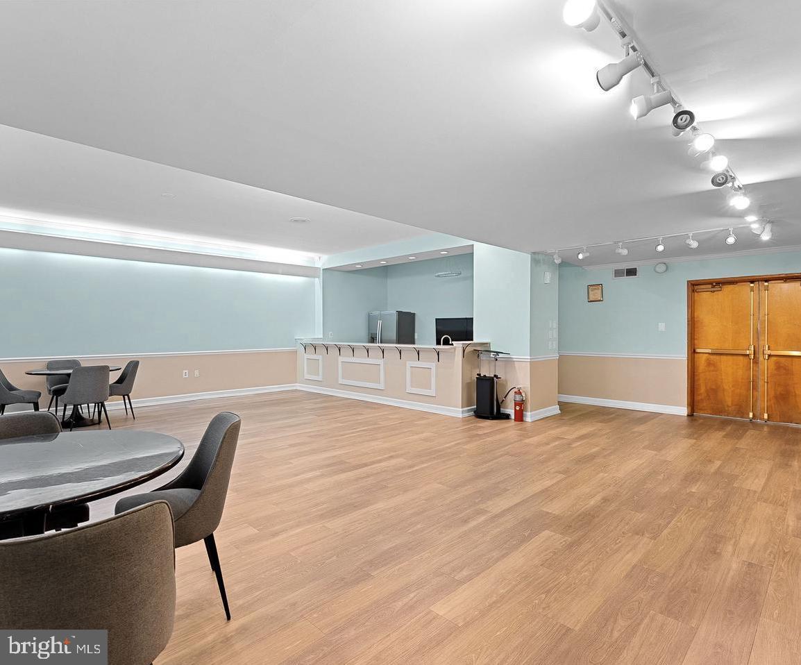 PAVILION ON THE PARK - Residential