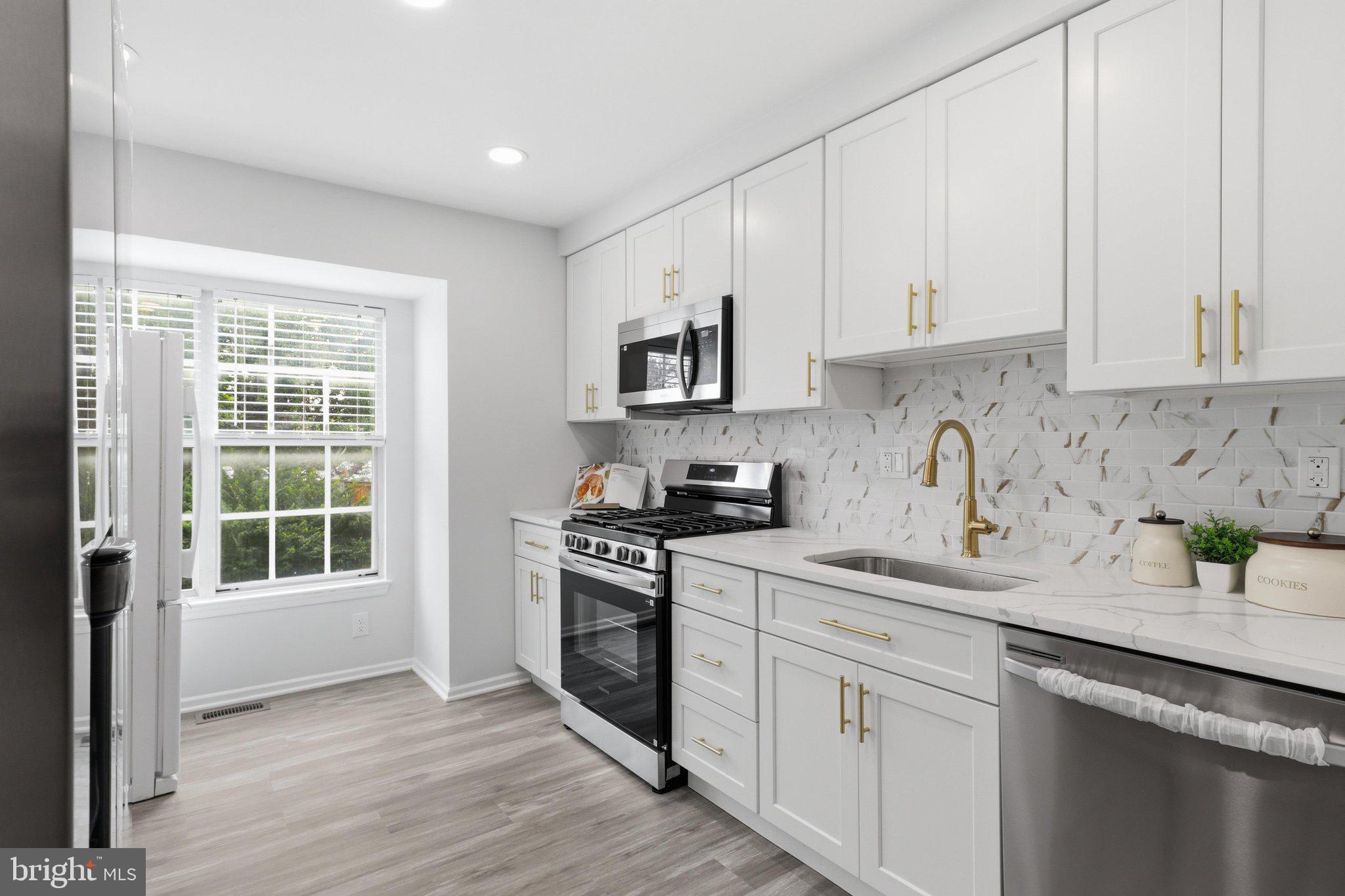 660 IVY LEAGUE LANE 14-83