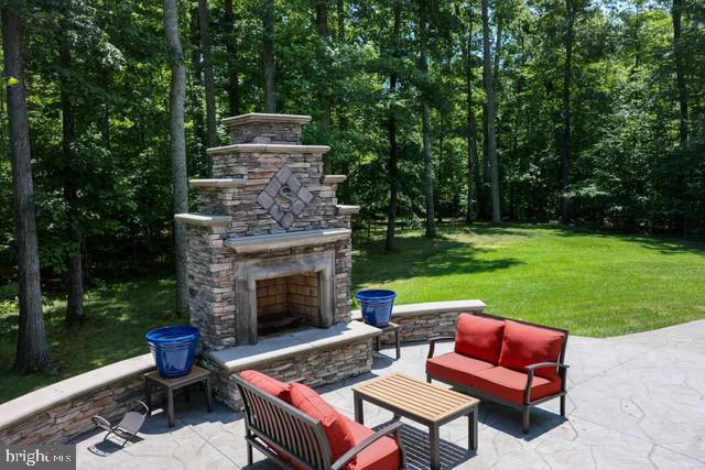 25 DELPHINIUM WAY