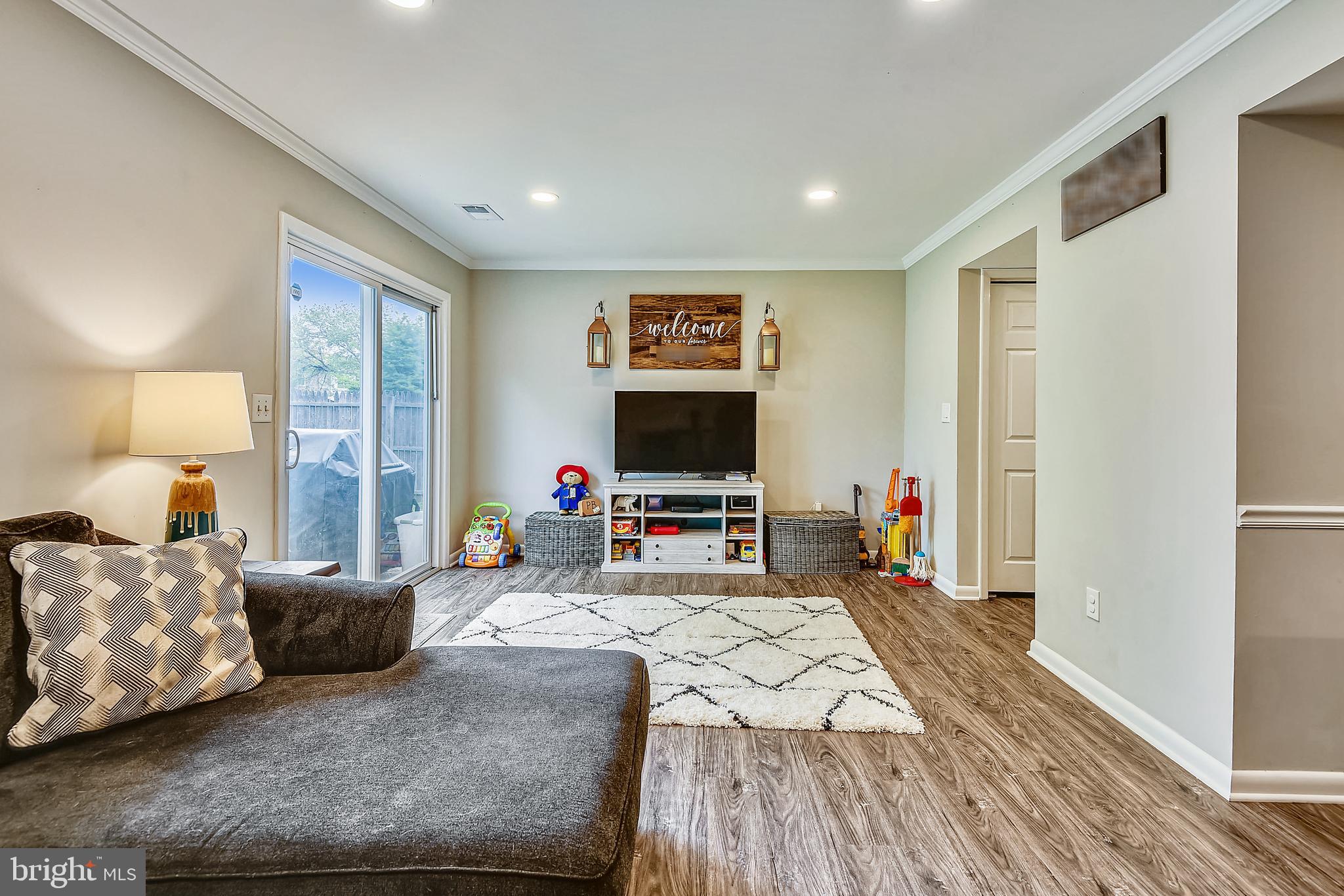 WHISPERING WOODS - Residential