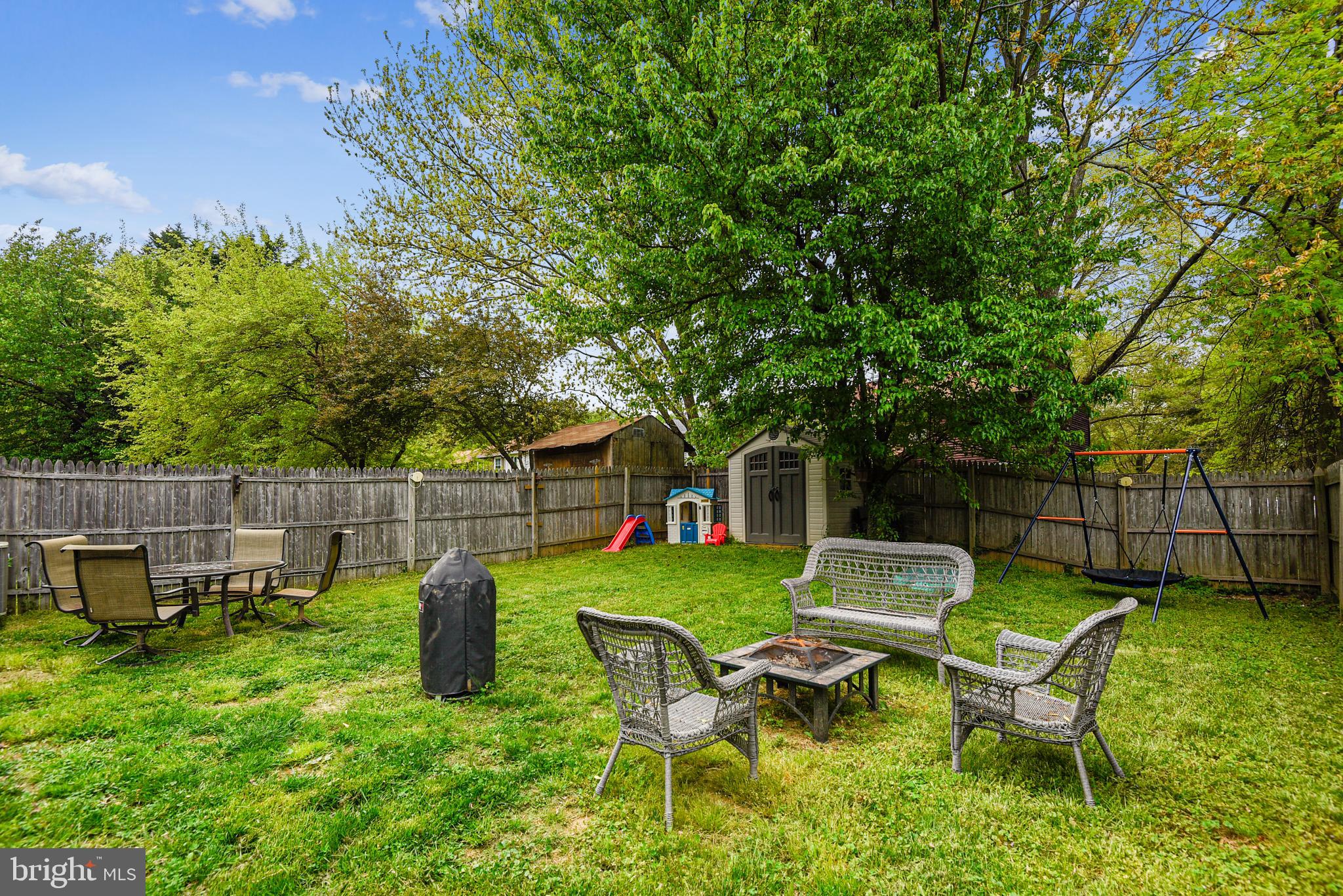 WHISPERING WOODS - Residential