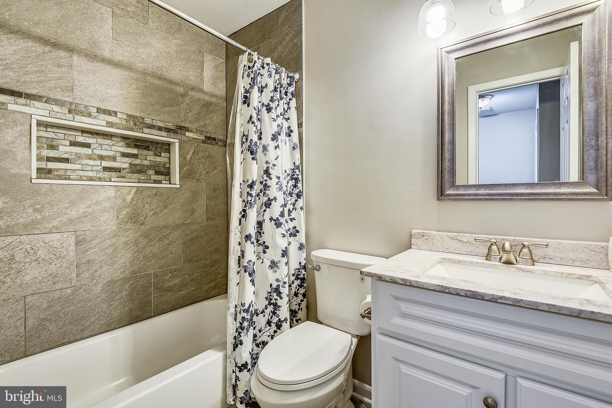 WHISPERING WOODS - Residential