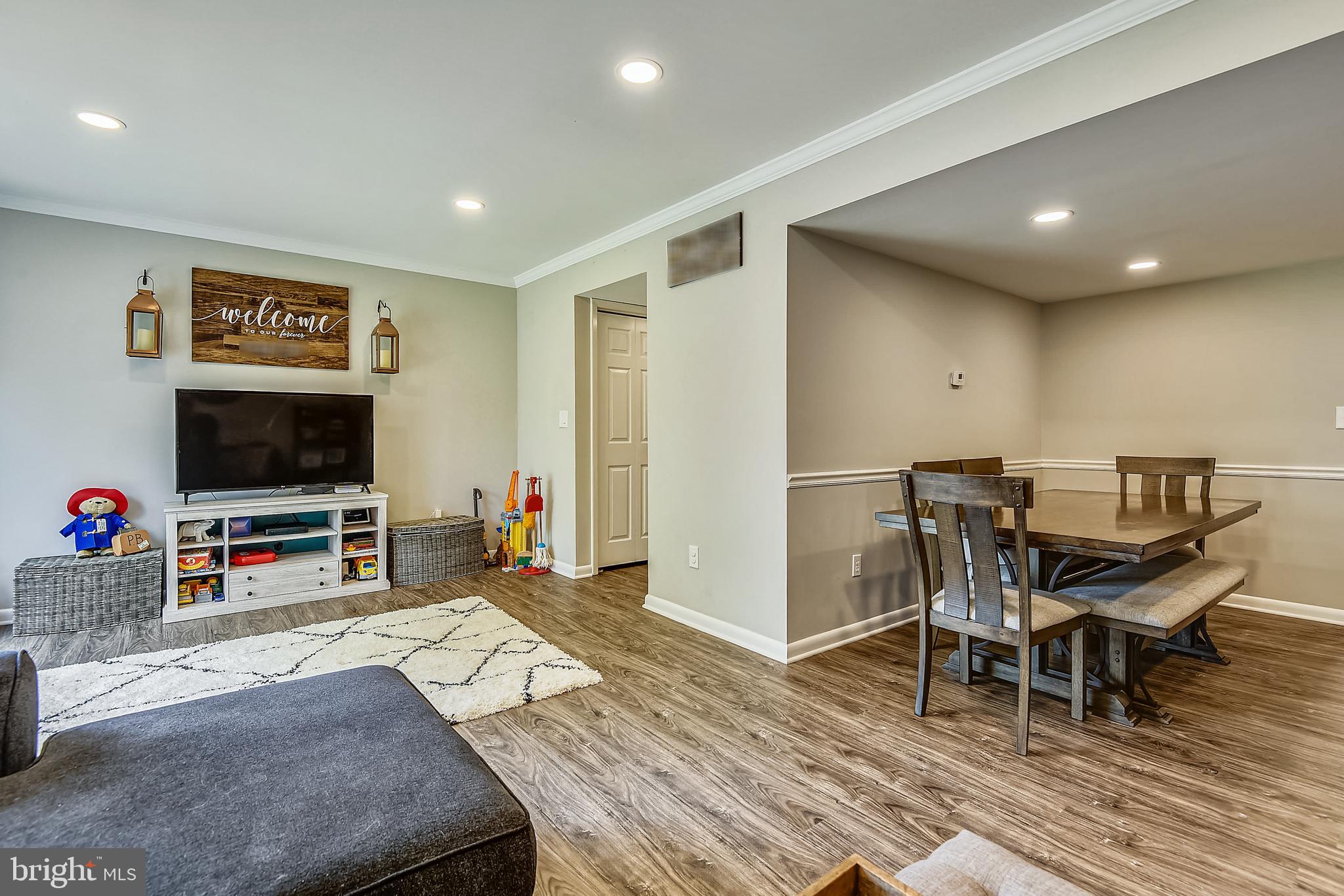 WHISPERING WOODS - Residential