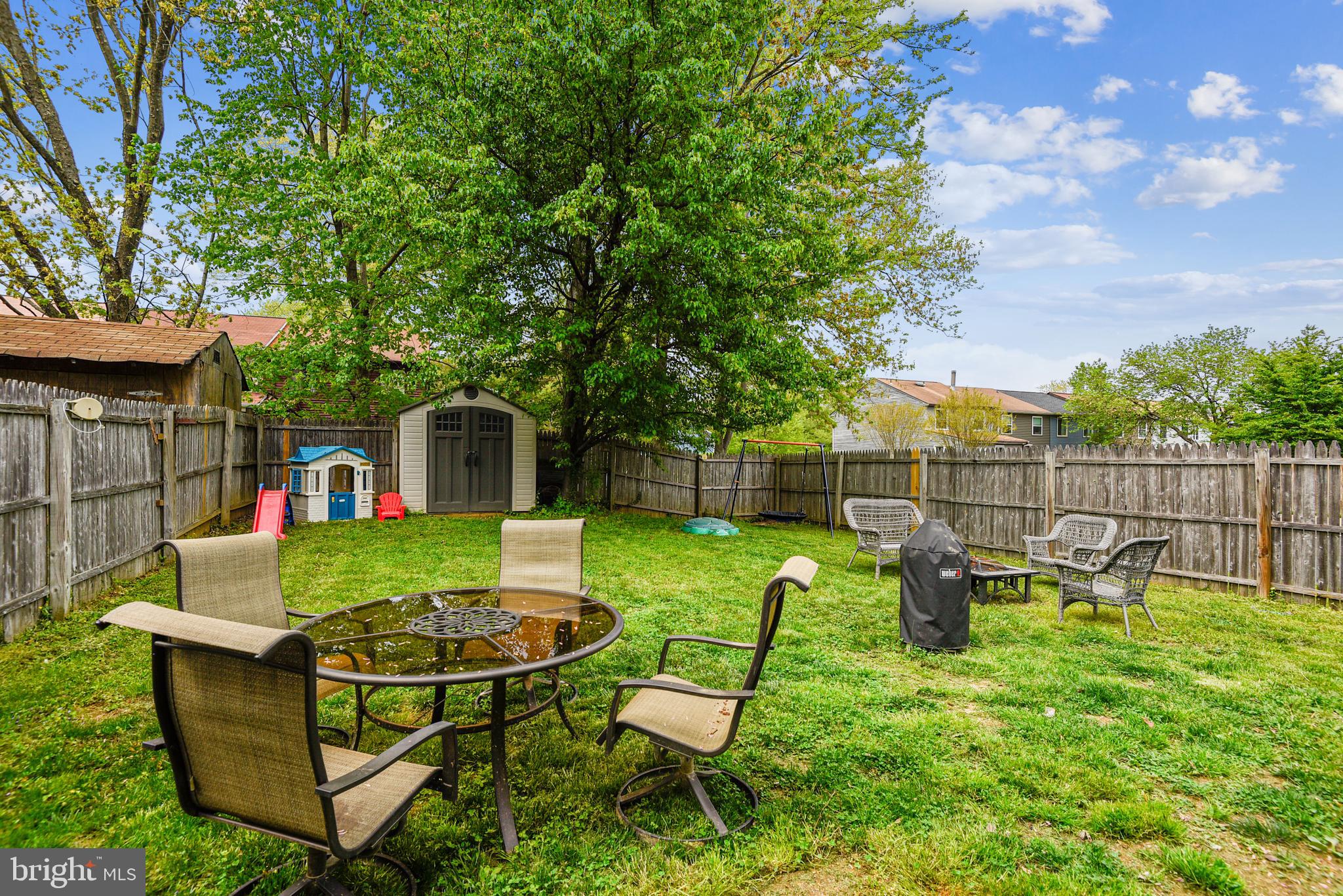 WHISPERING WOODS - Residential