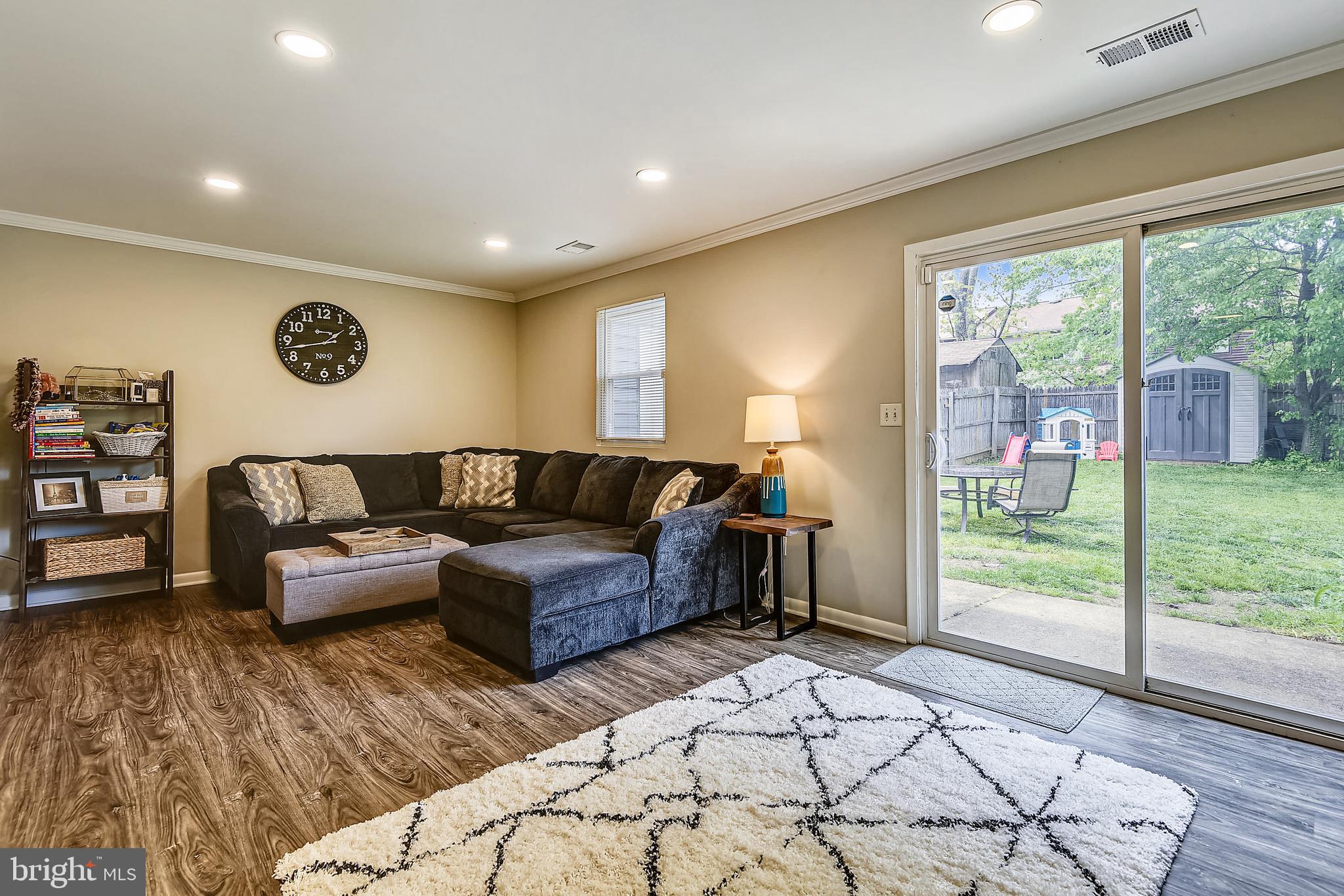 WHISPERING WOODS - Residential