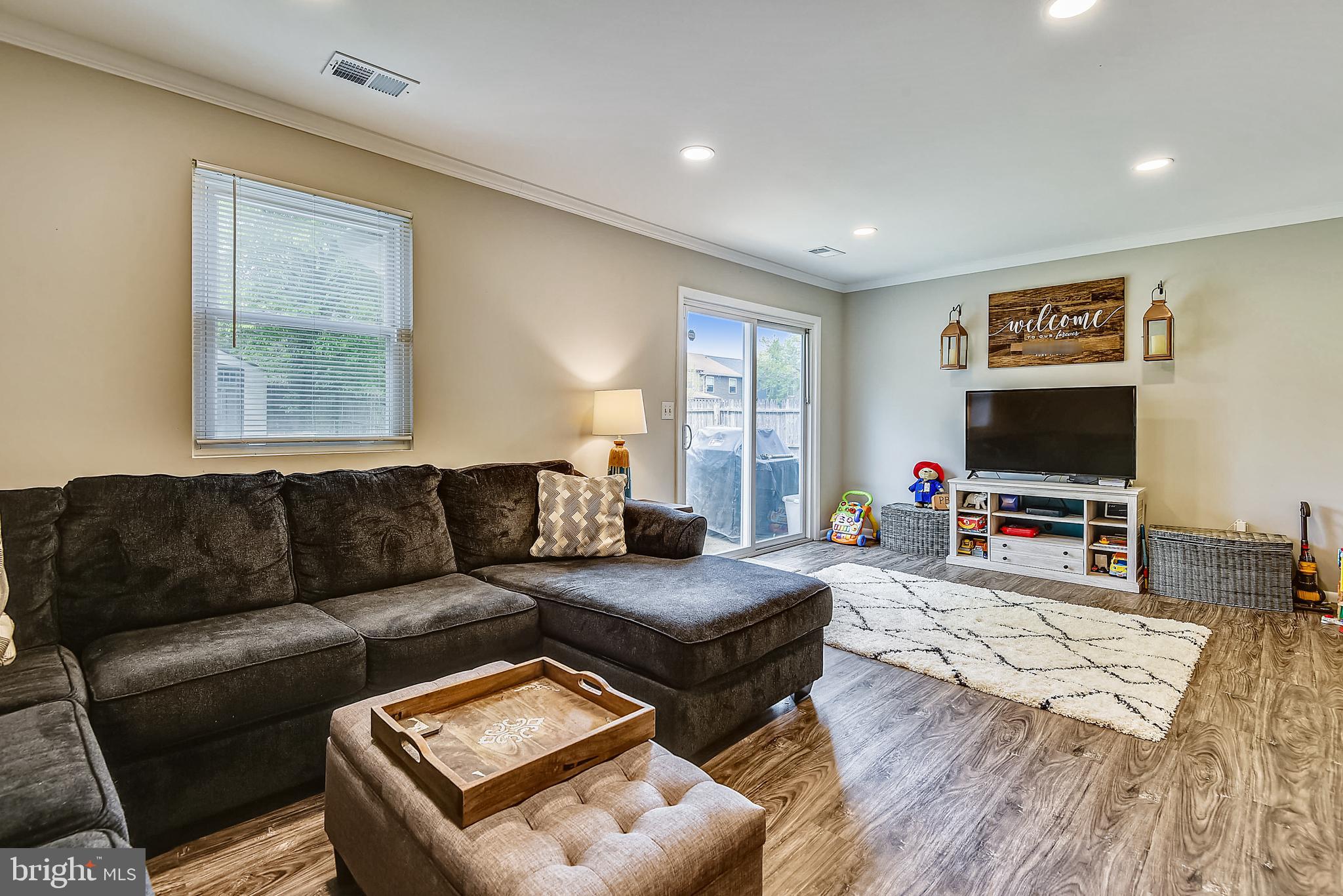 WHISPERING WOODS - Residential