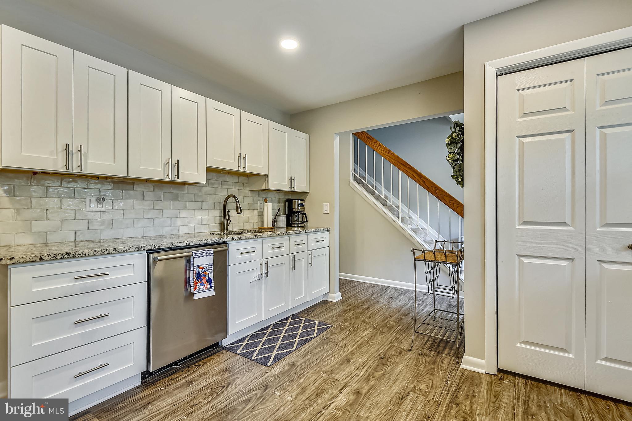 WHISPERING WOODS - Residential