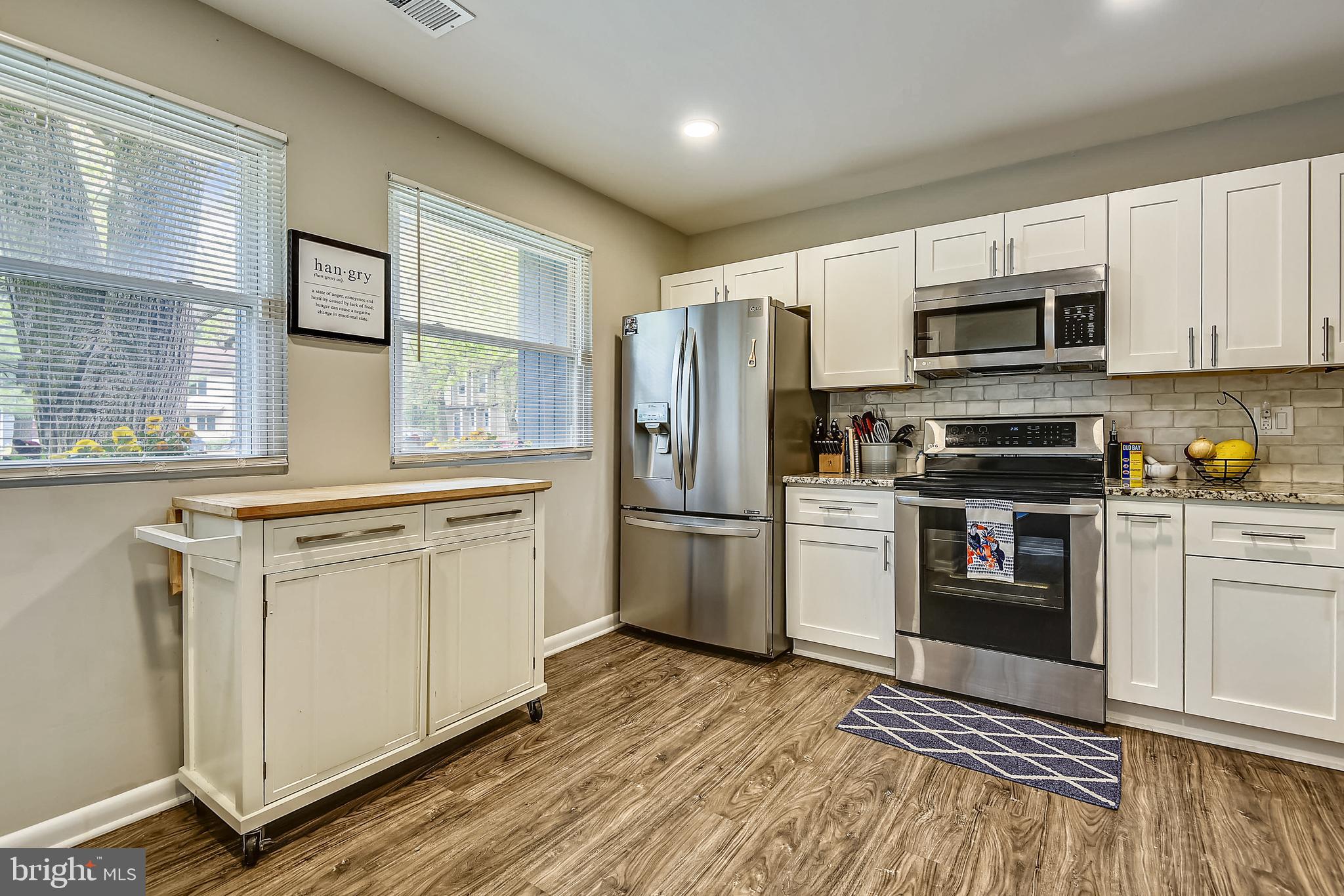 WHISPERING WOODS - Residential