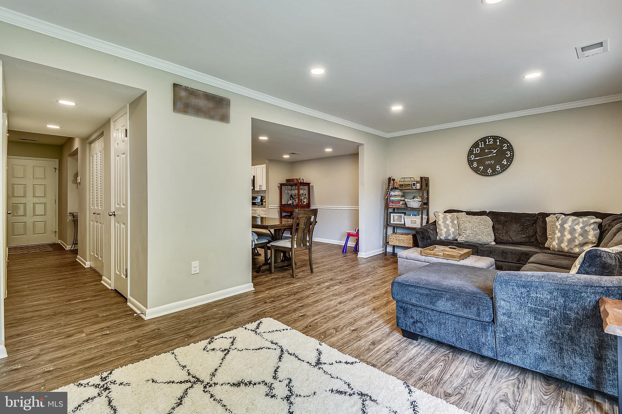 WHISPERING WOODS - Residential