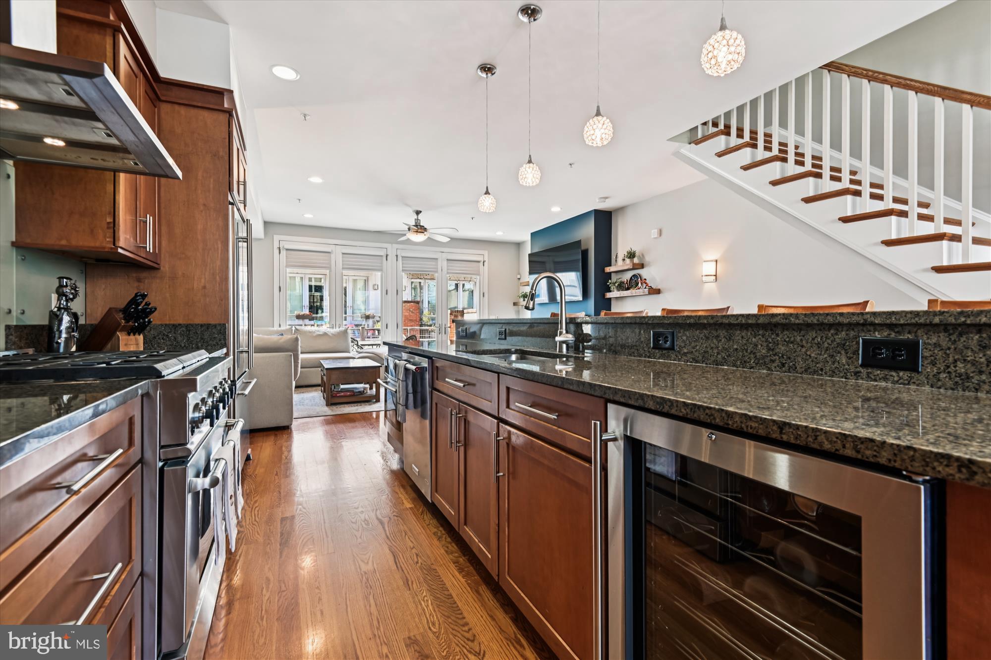 LOCUST POINT - Residential