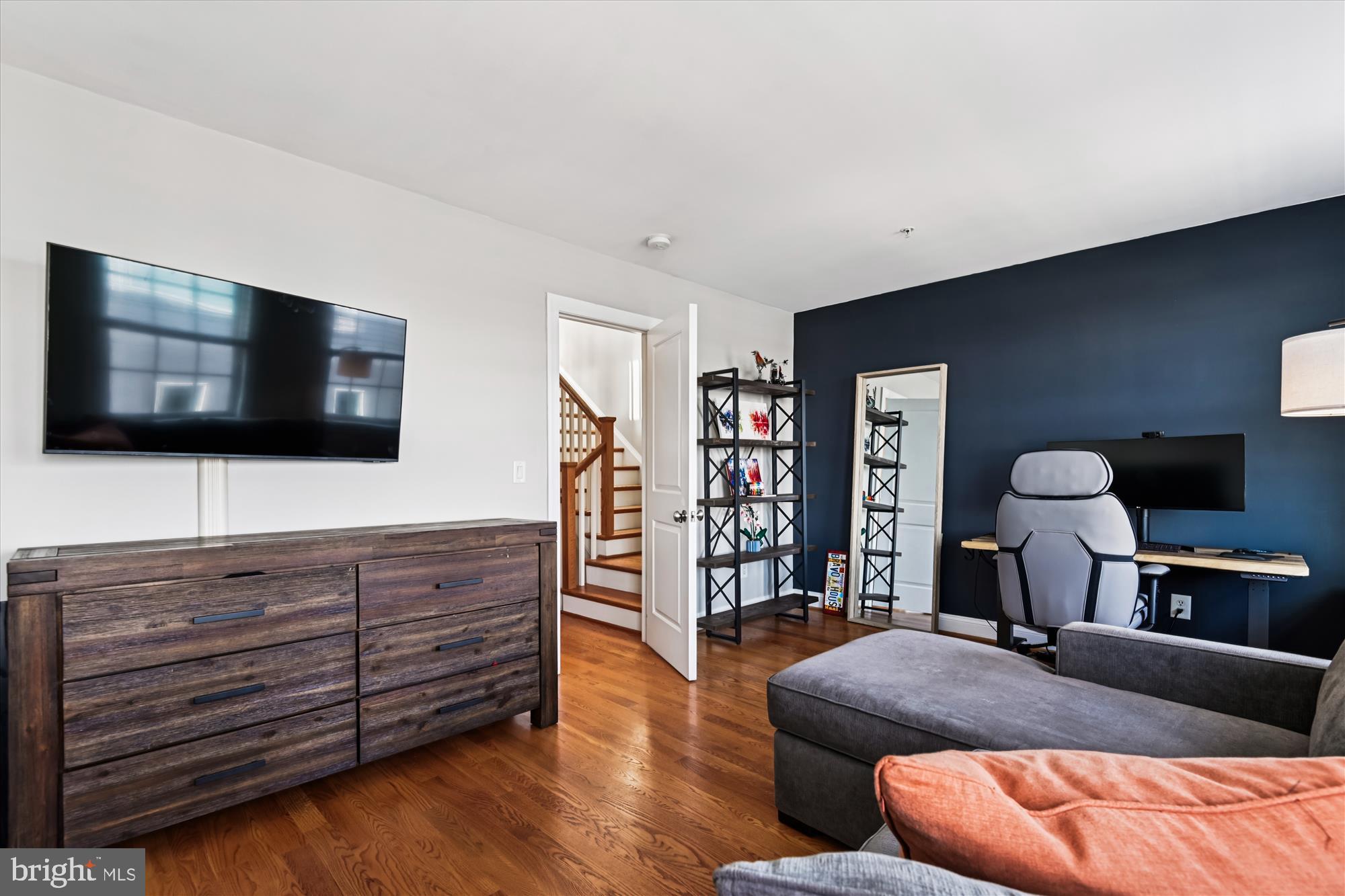 LOCUST POINT - Residential