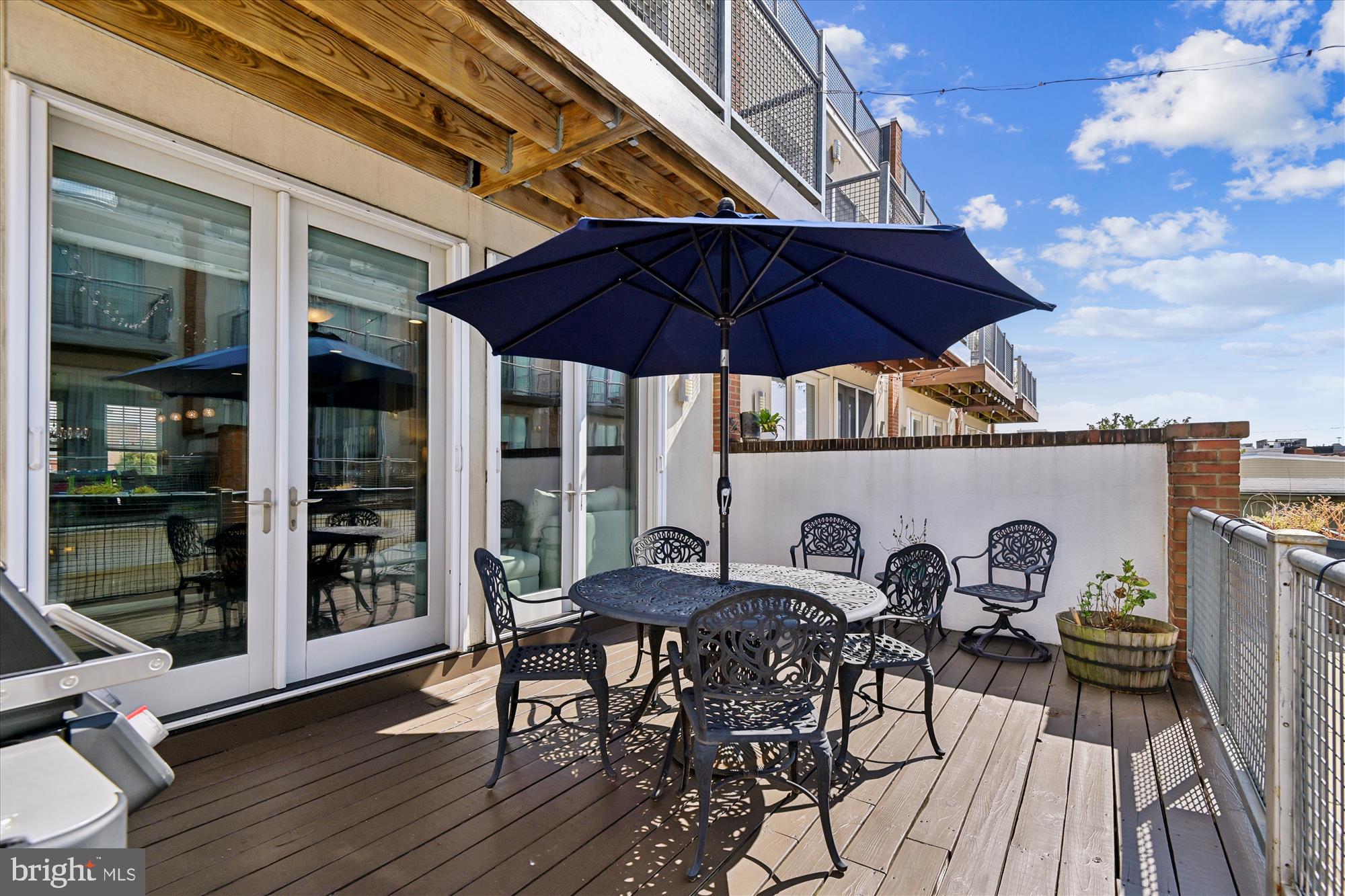 LOCUST POINT - Residential