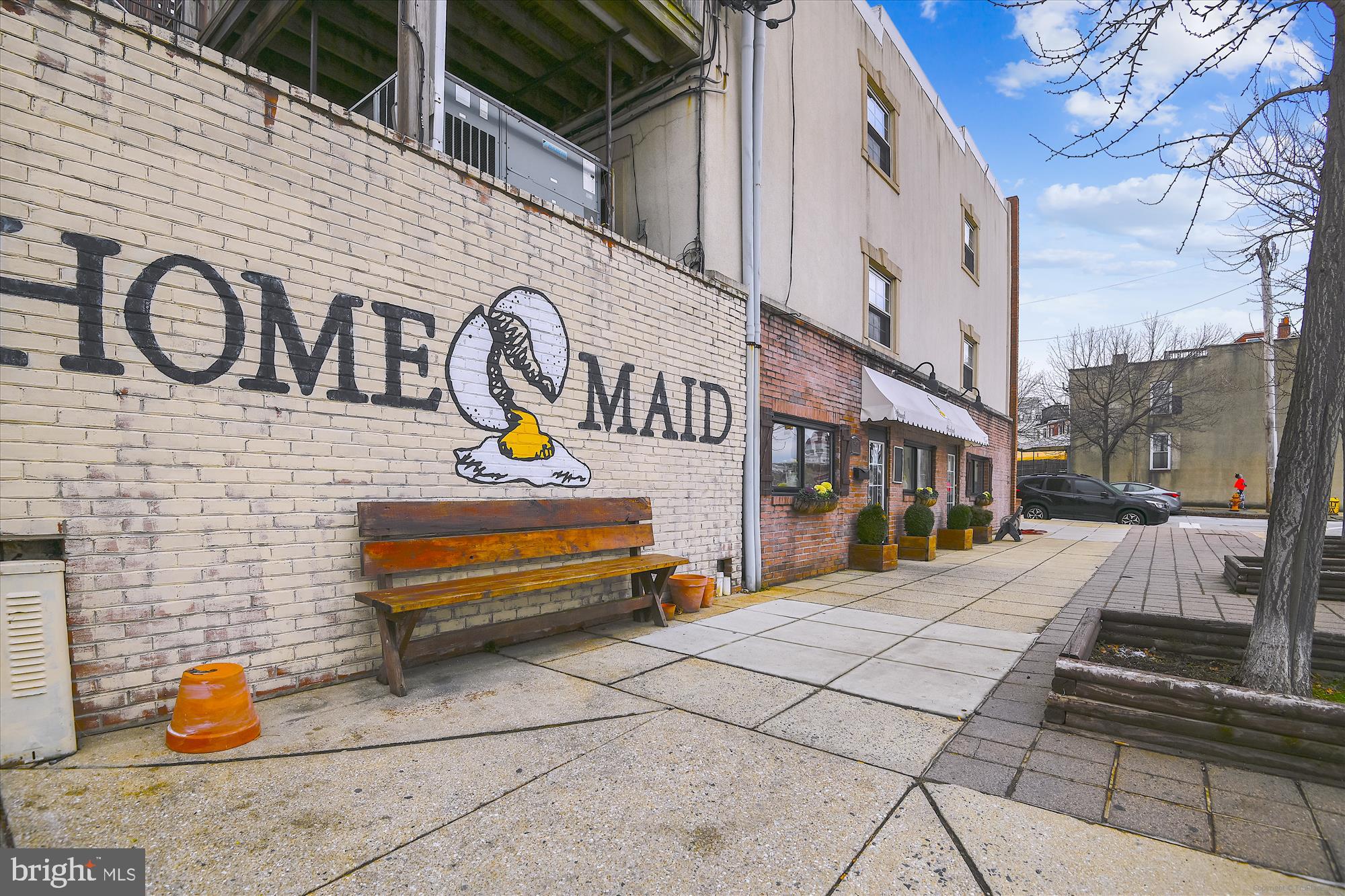 LOCUST POINT - Residential