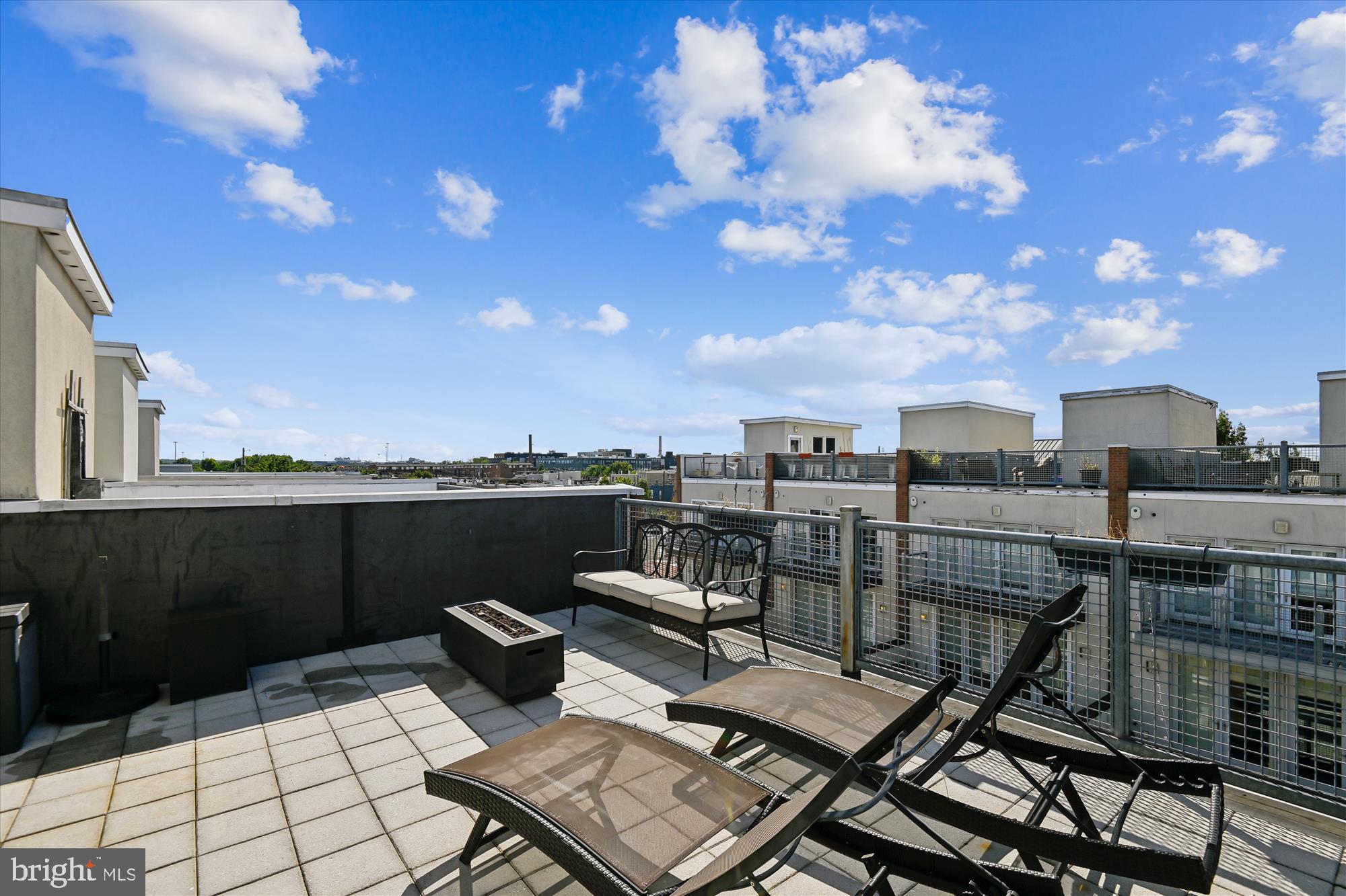 LOCUST POINT - Residential