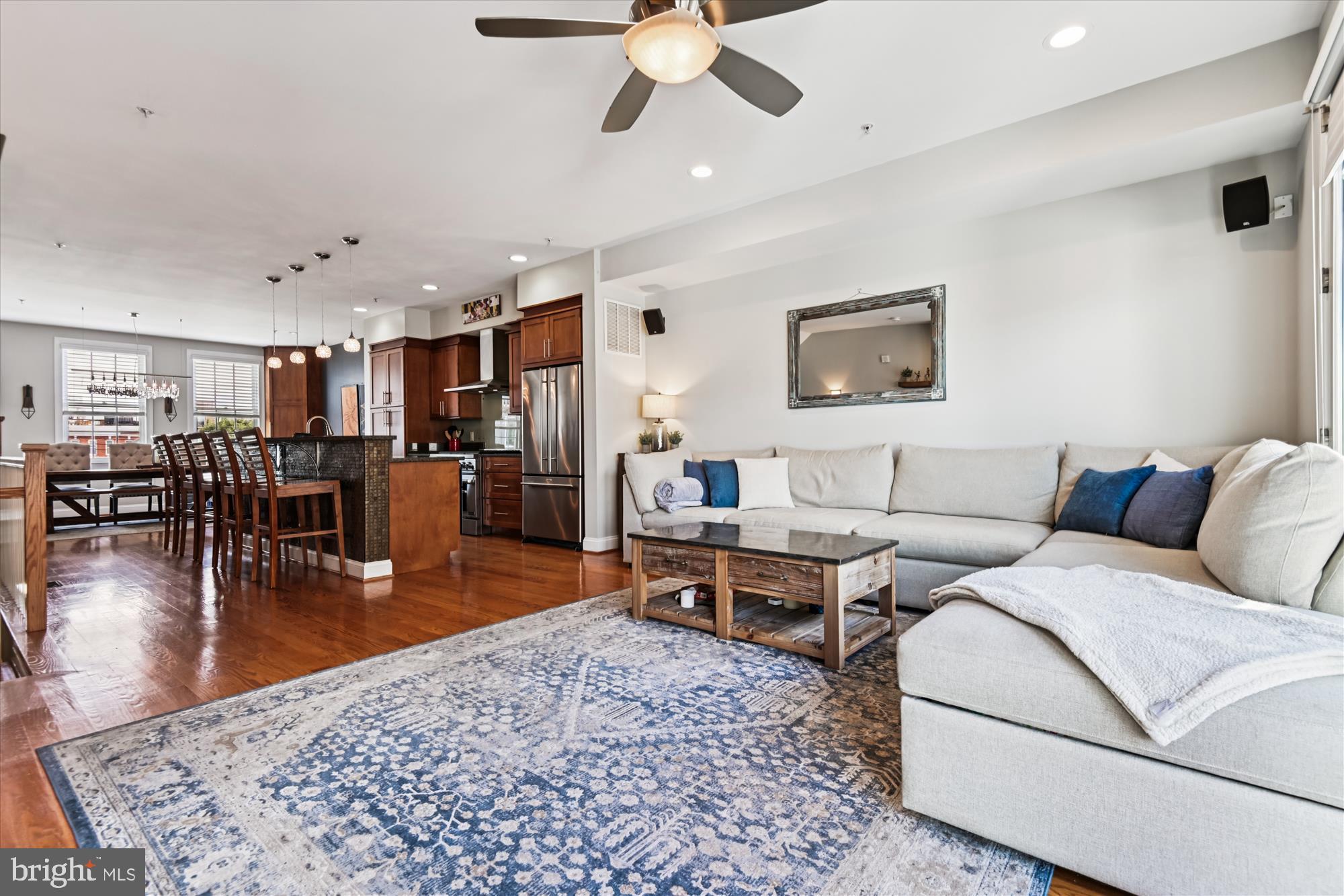 LOCUST POINT - Residential