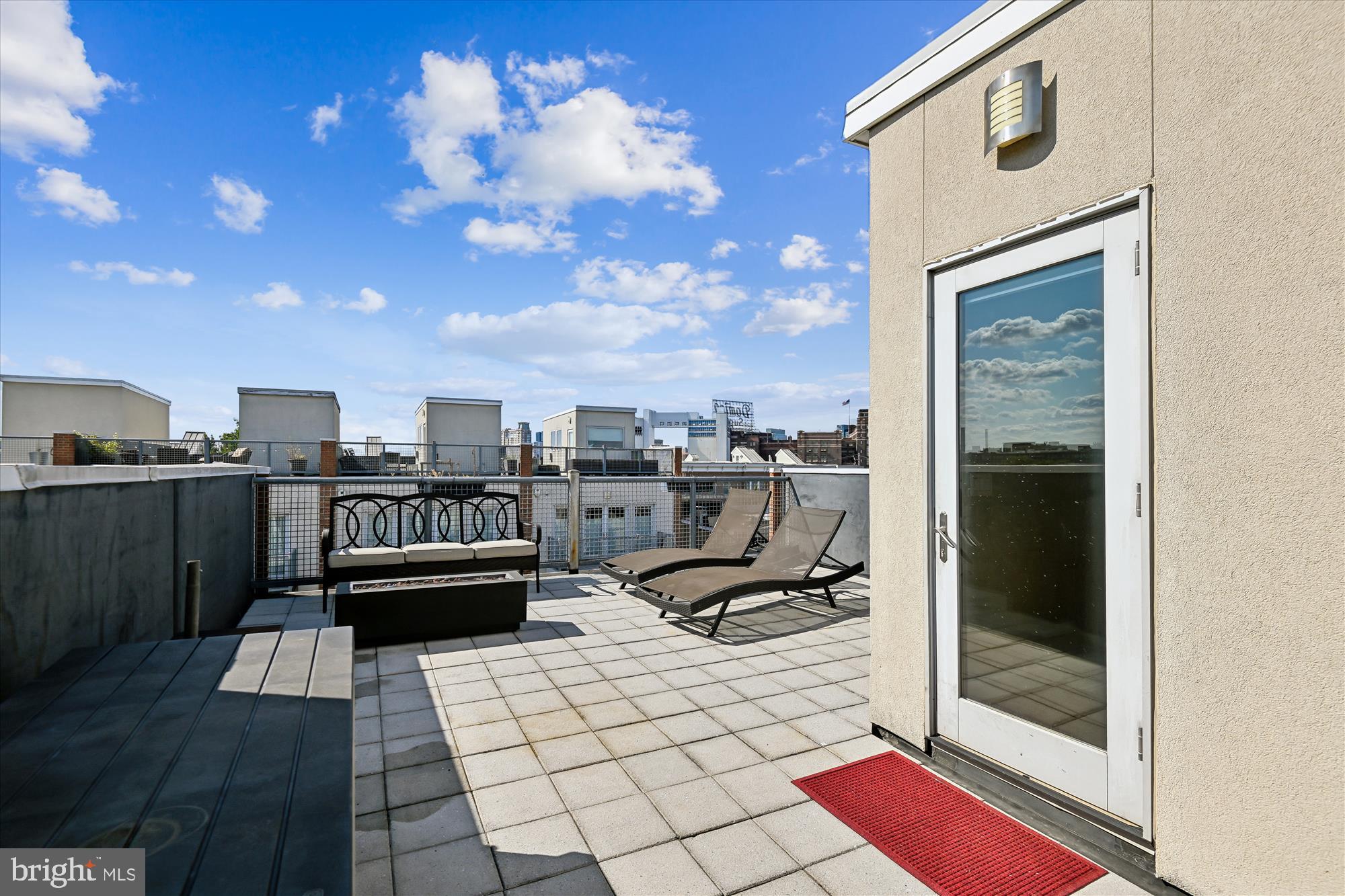 LOCUST POINT - Residential