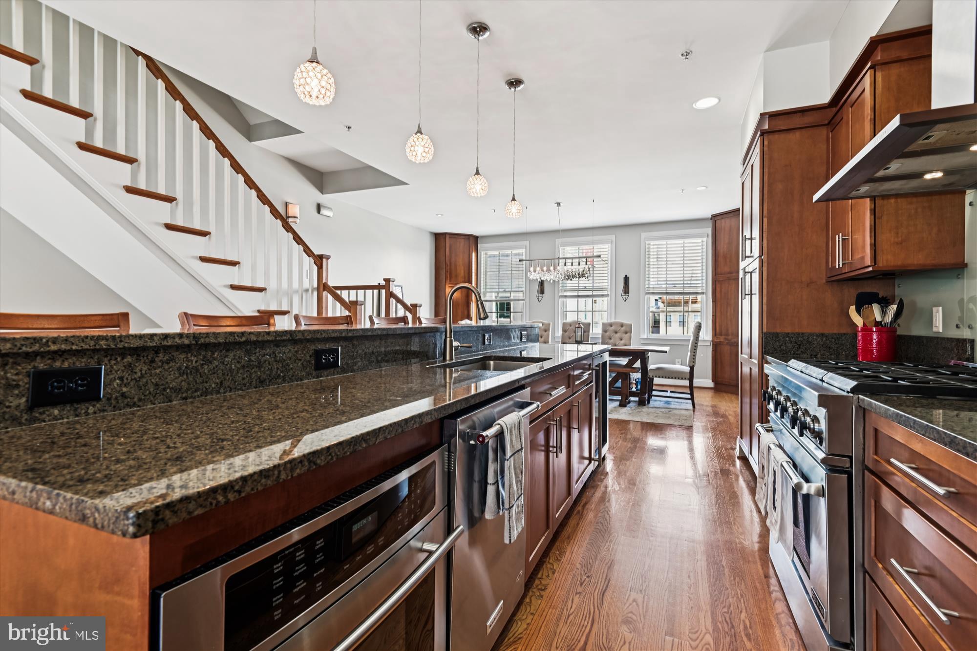 LOCUST POINT - Residential