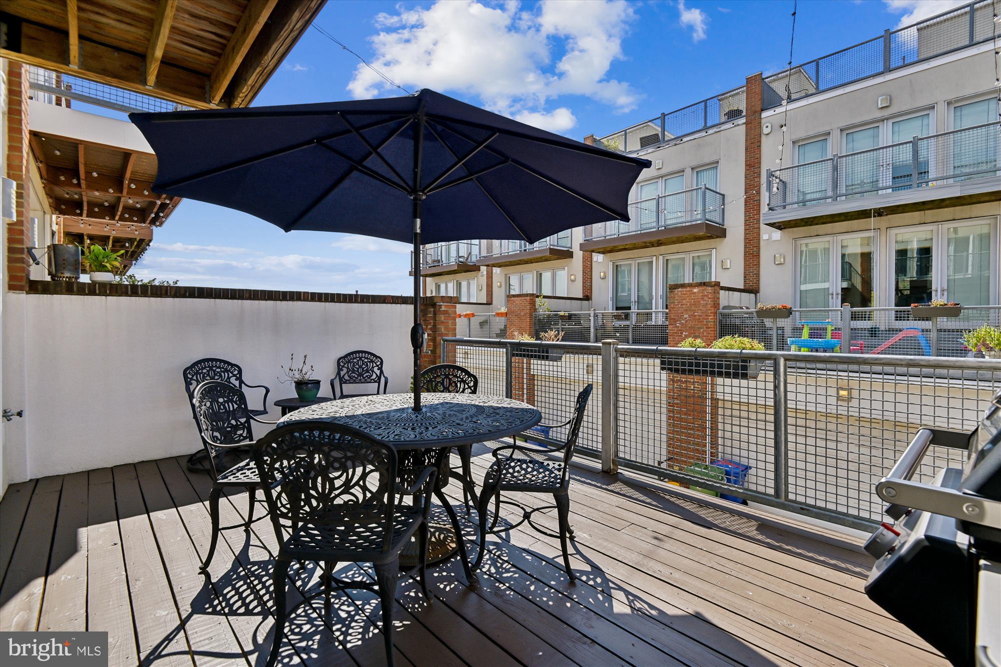 LOCUST POINT - Residential