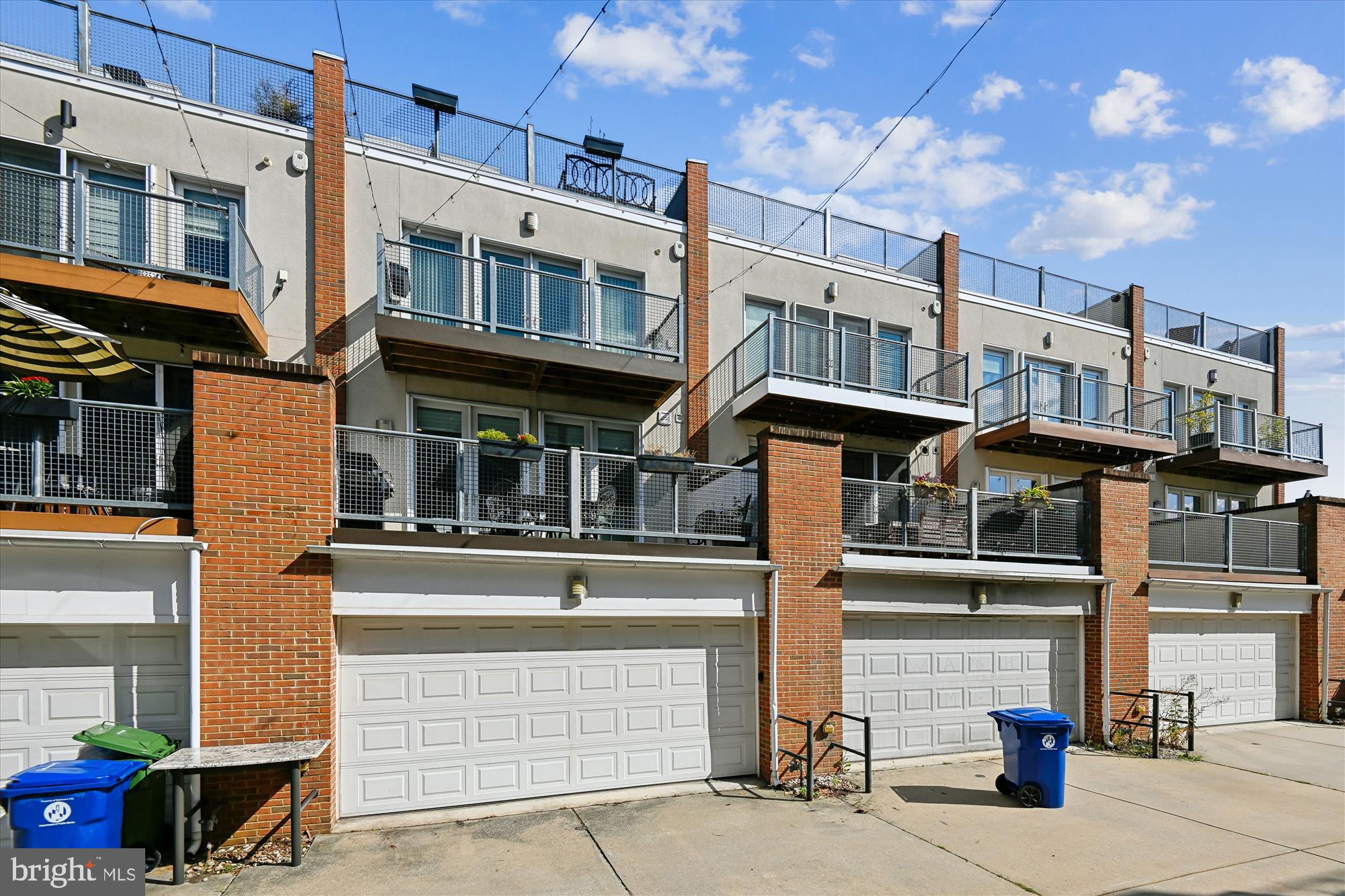 LOCUST POINT - Residential