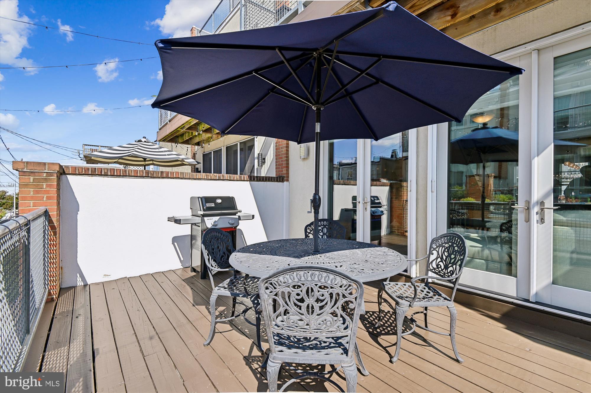 LOCUST POINT - Residential