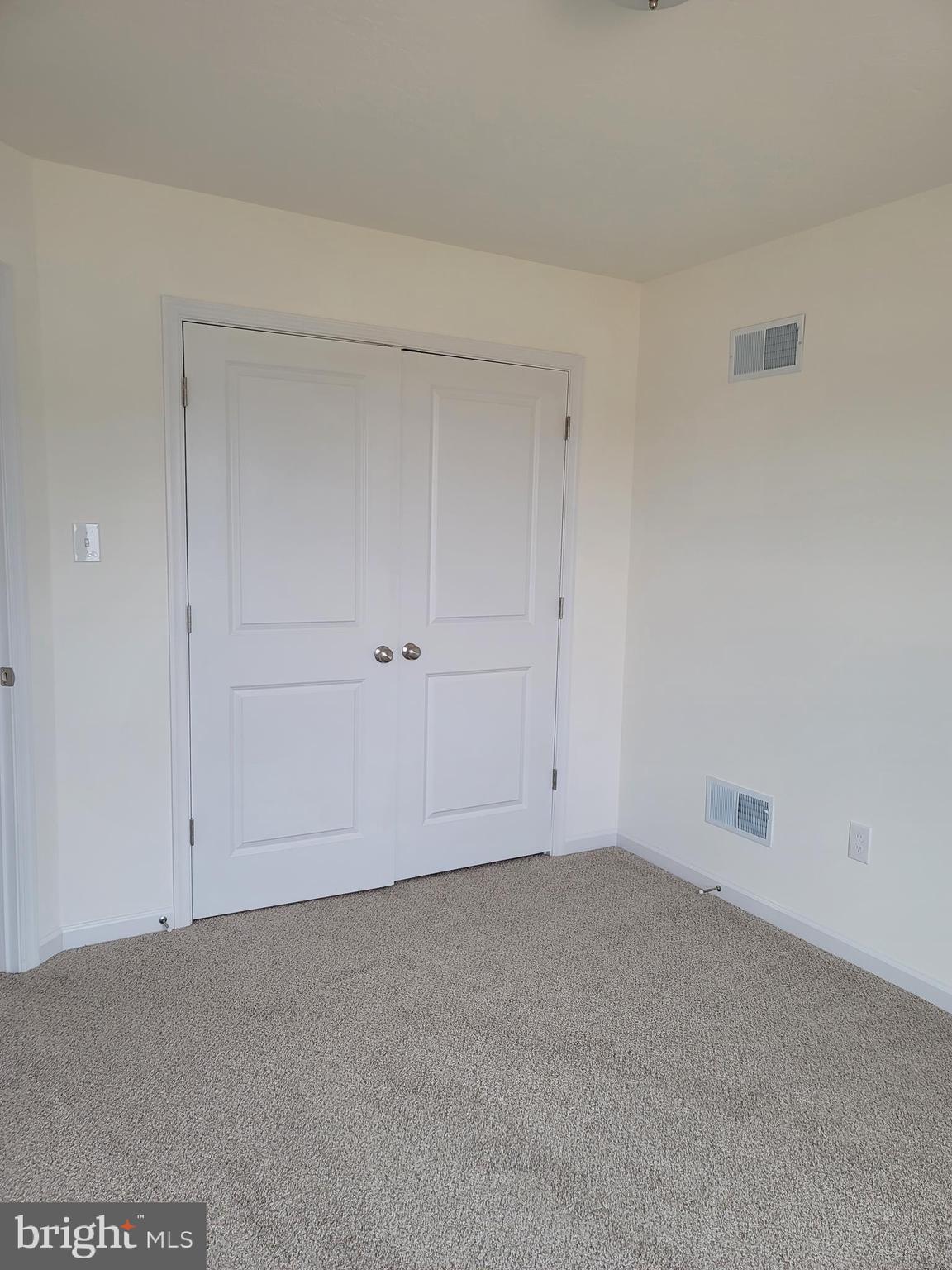 KINGS COURT AT BROWNSTONE - Residential