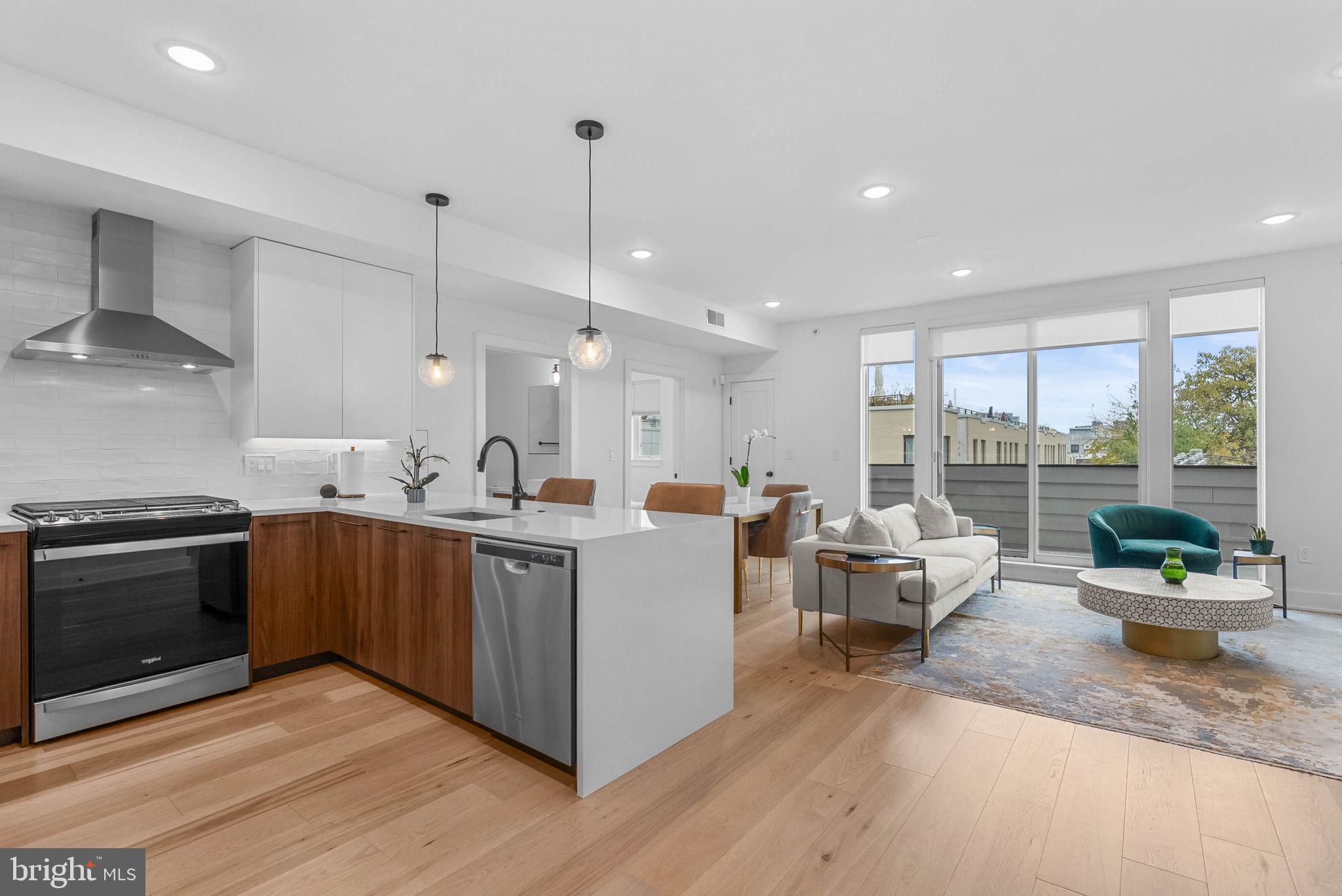 FRANCISVILLE - Residential