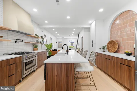 5321 Walton Avenue, Philadelphia, PA 19143 - MLS#: PAPH2457076