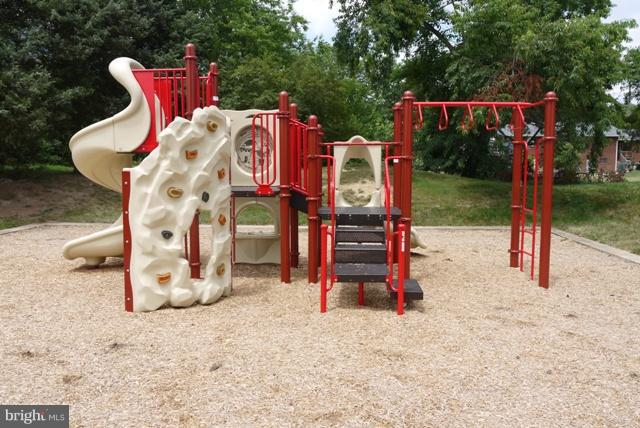 LEE'S HILL - Residential