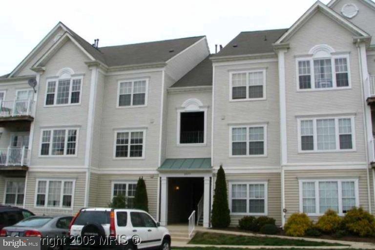 DOMINION STATION CONDOMINIUM - Residential Lease