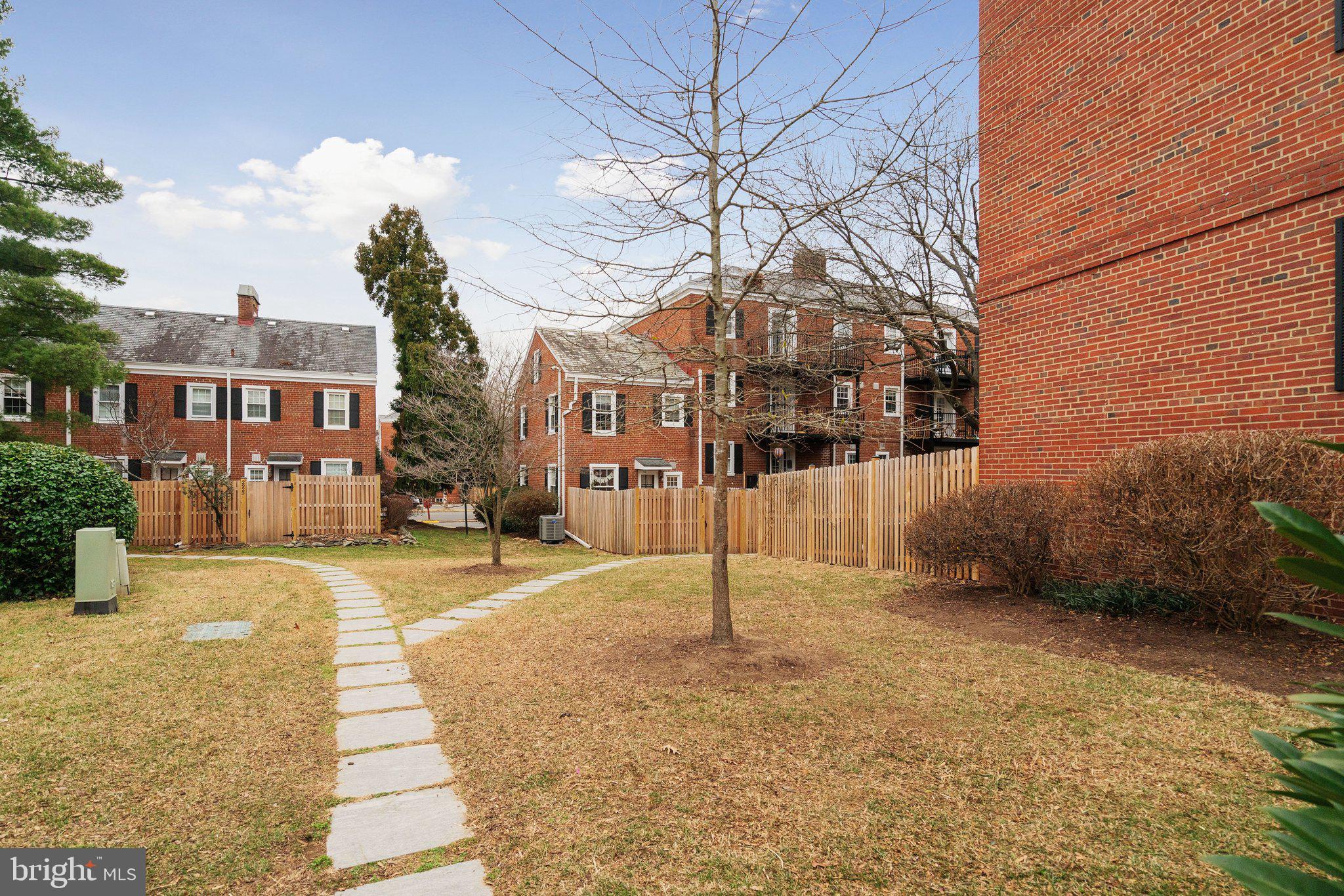 FAIRLINGTON - Residential