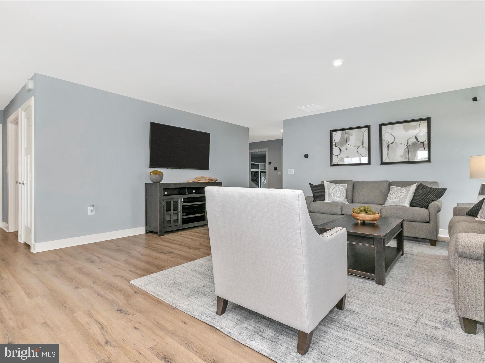 CARDINAL POINTE - Residential