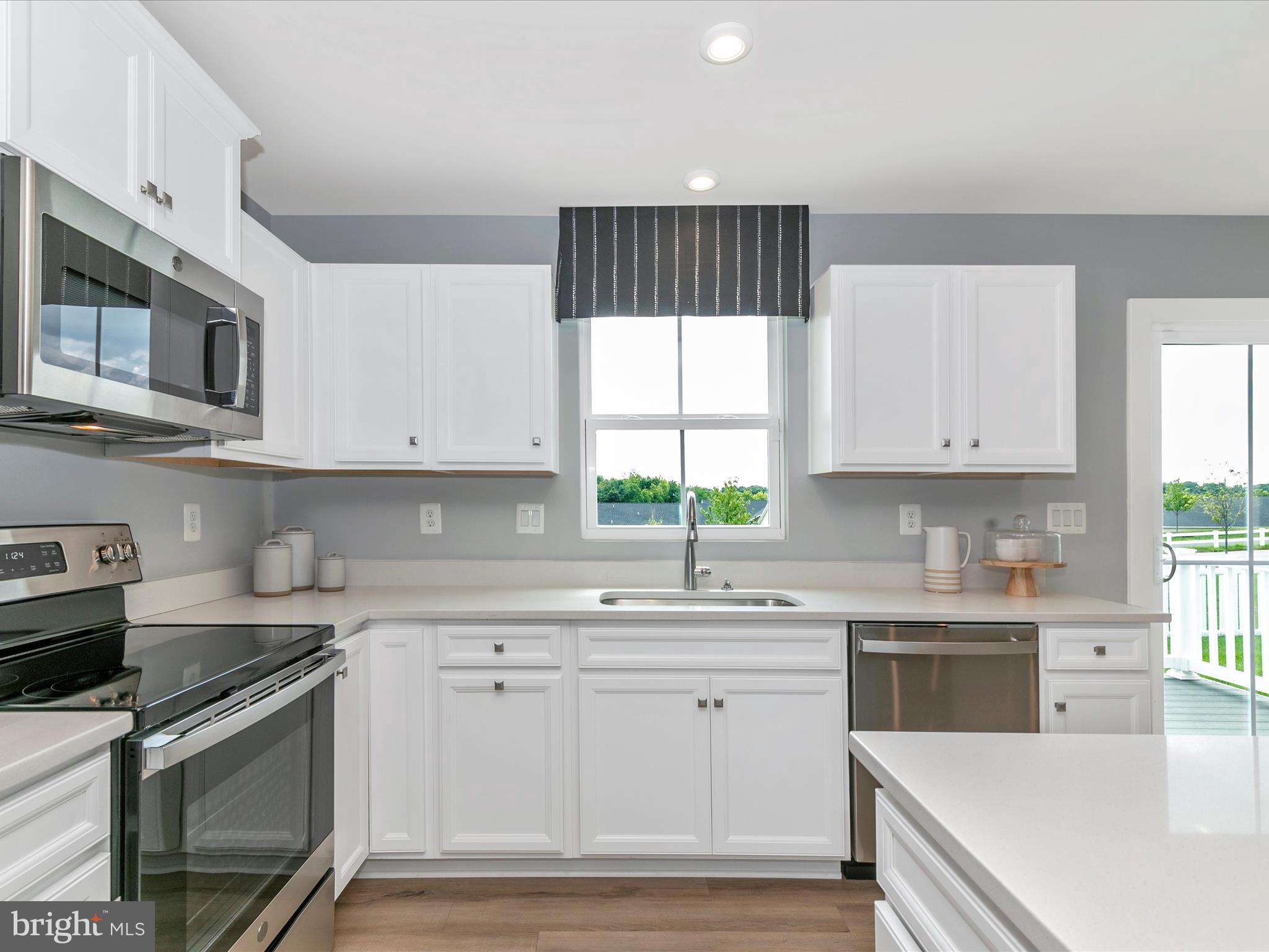 CARDINAL POINTE - Residential