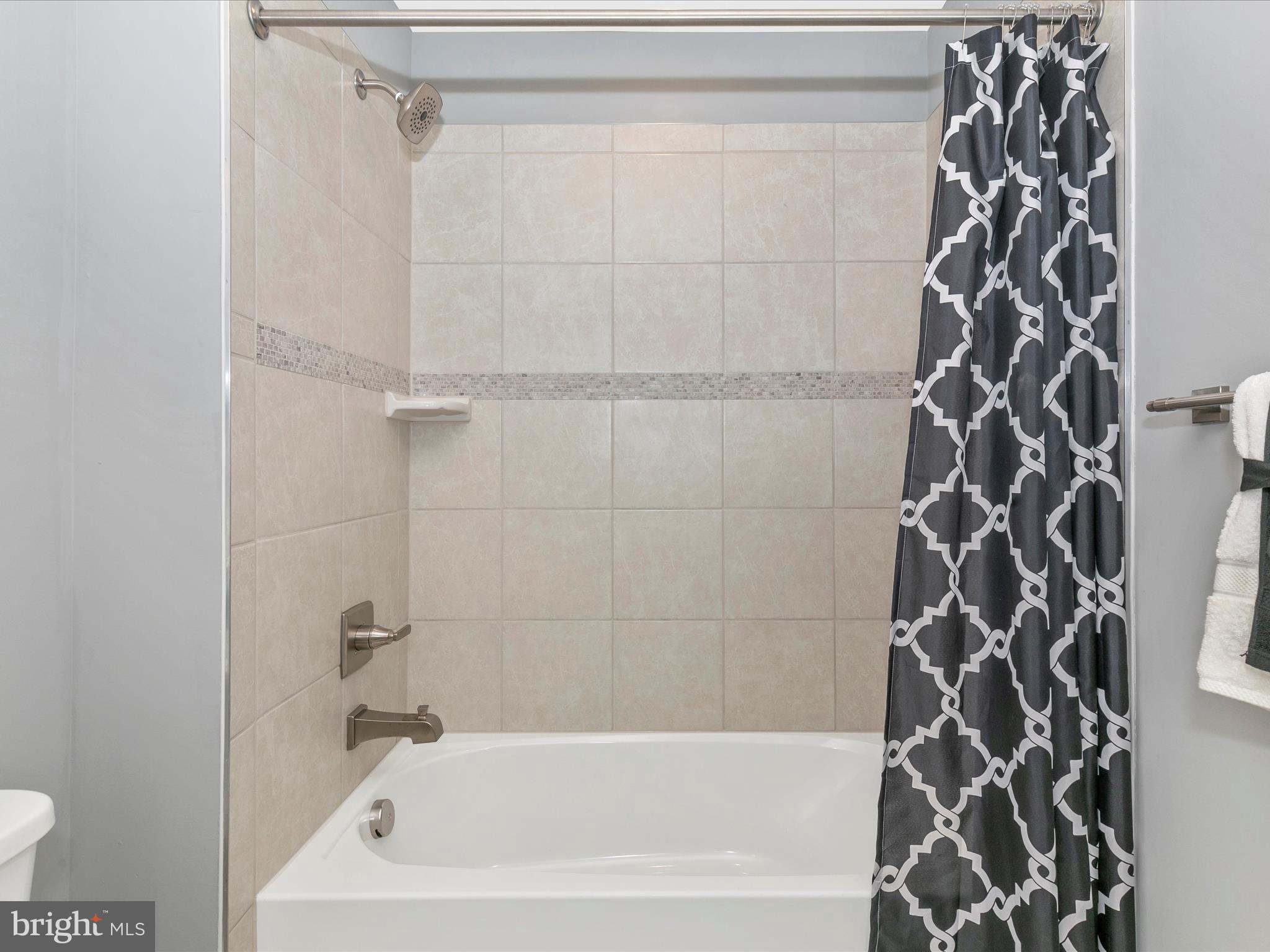 CARDINAL POINTE - Residential